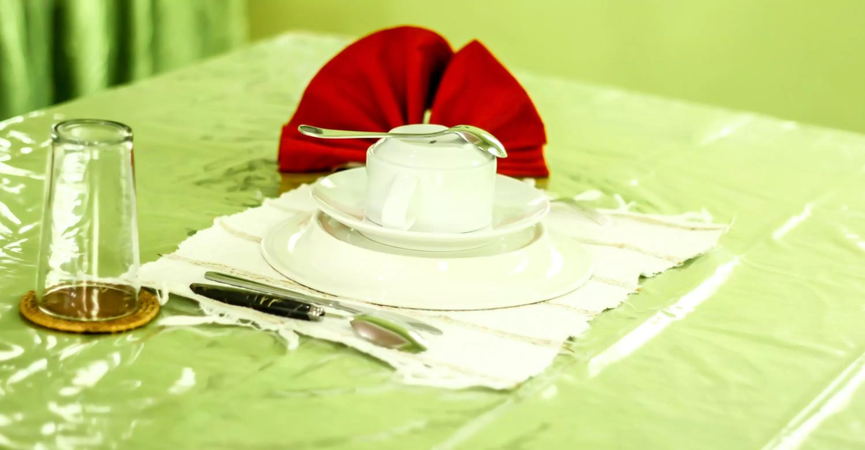 Restaurant/places to eat in Tangkoko Lodge