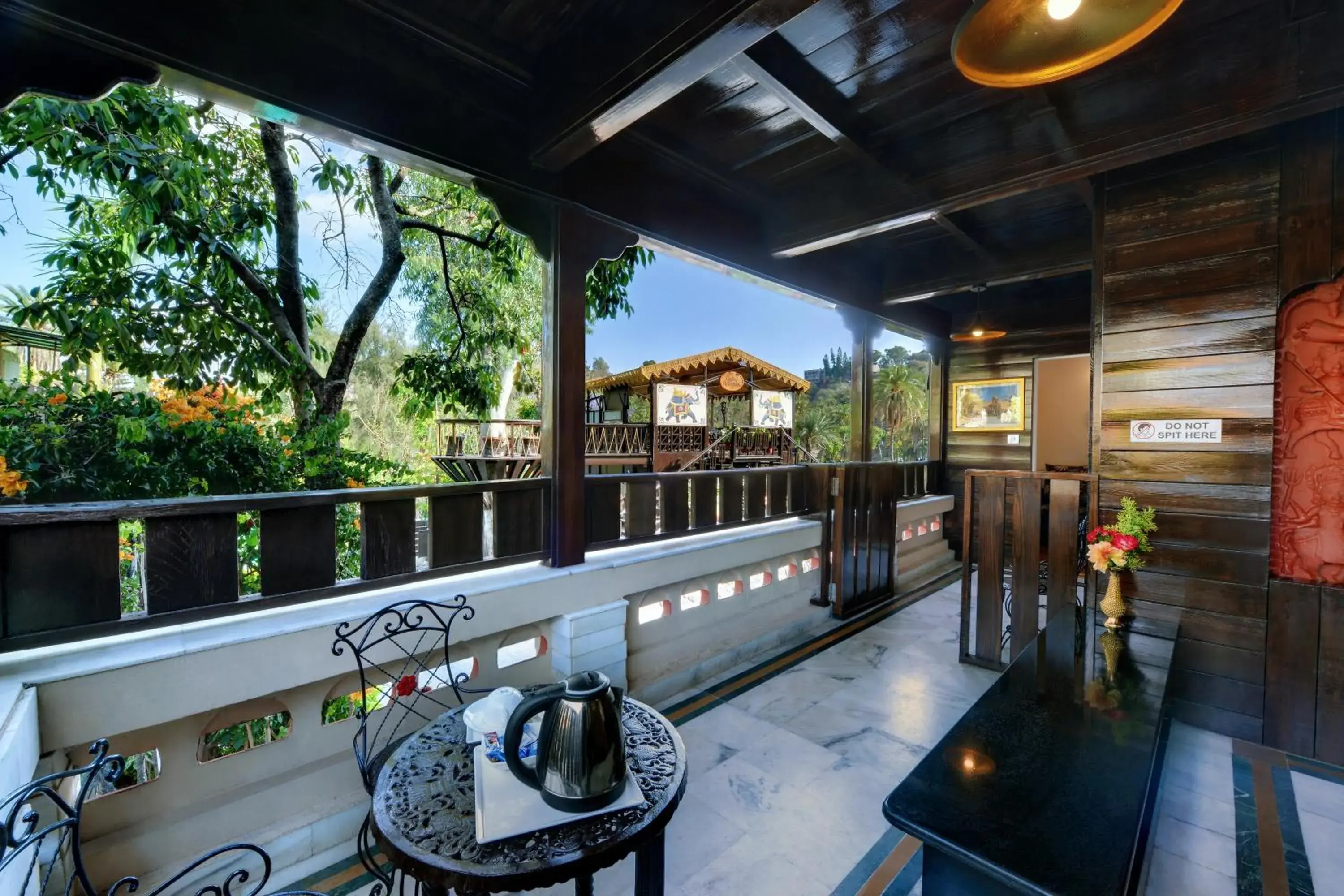 Seating area in Chacha Inn - The Garden Retreat