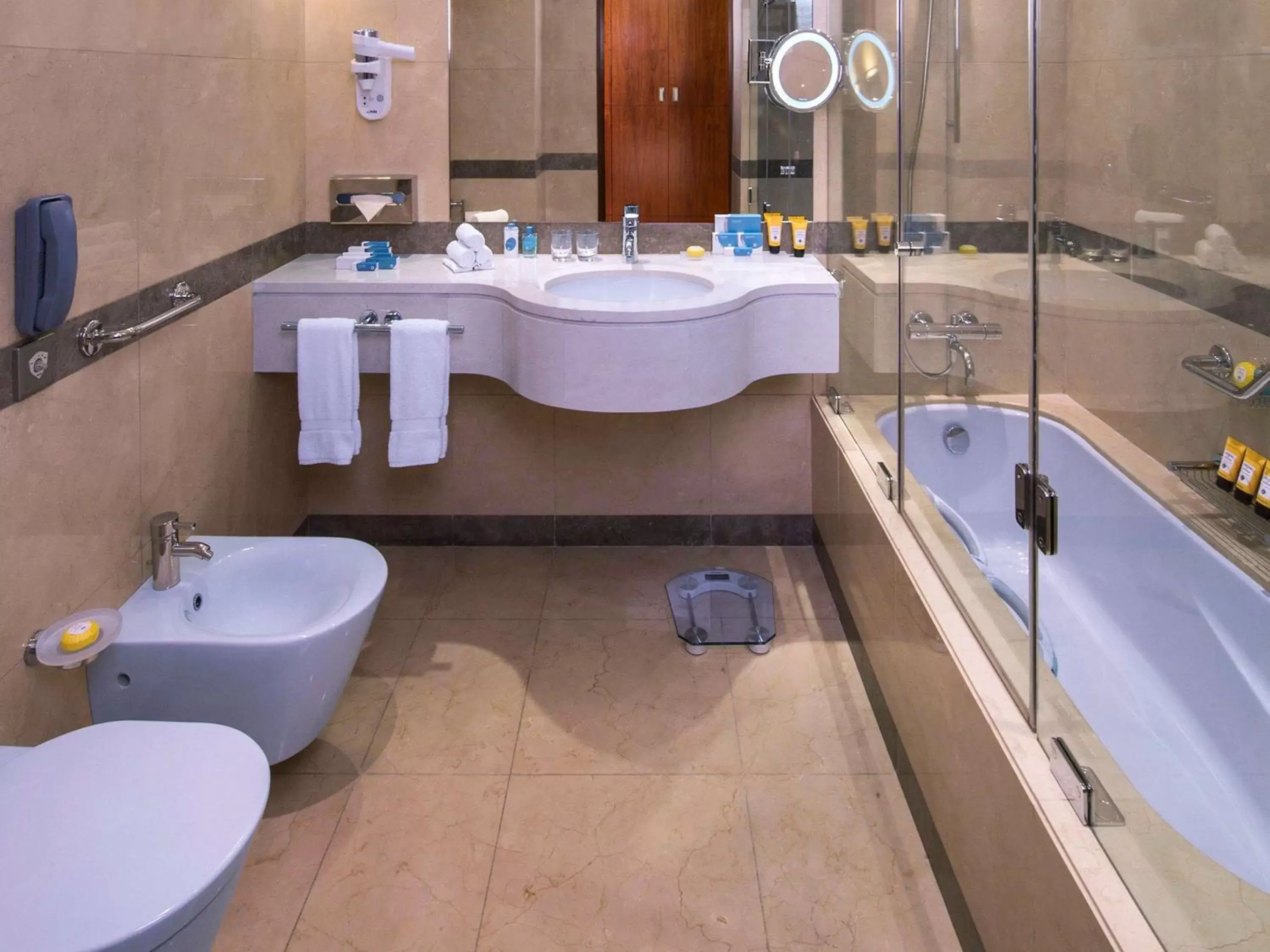 Photo of the whole room, Bathroom in La Cigale Hotel Managed by Accor