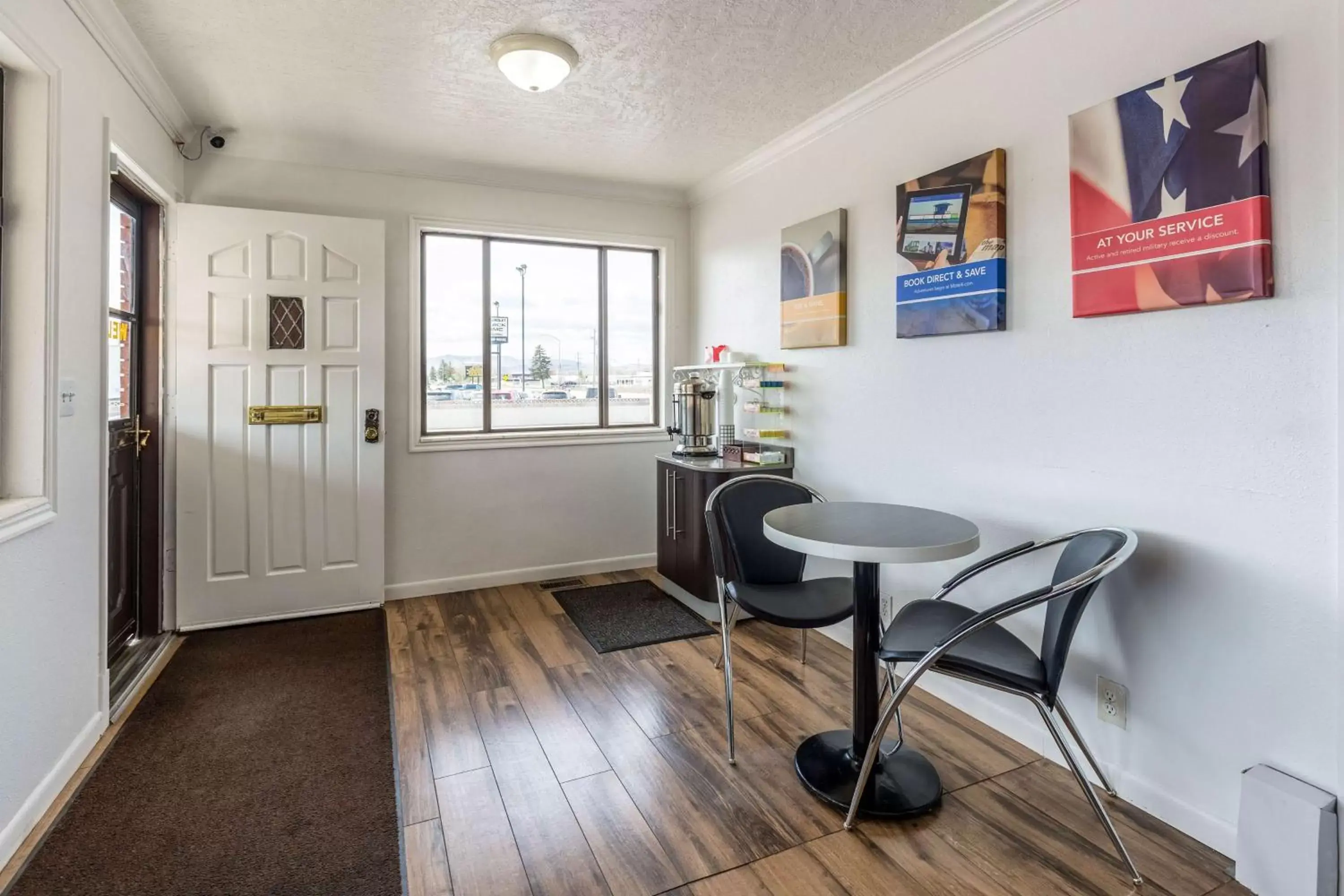 Lobby or reception in Motel 6 Tremonton, Utah Lobby or reception in Motel 6 Tremonton, Utah