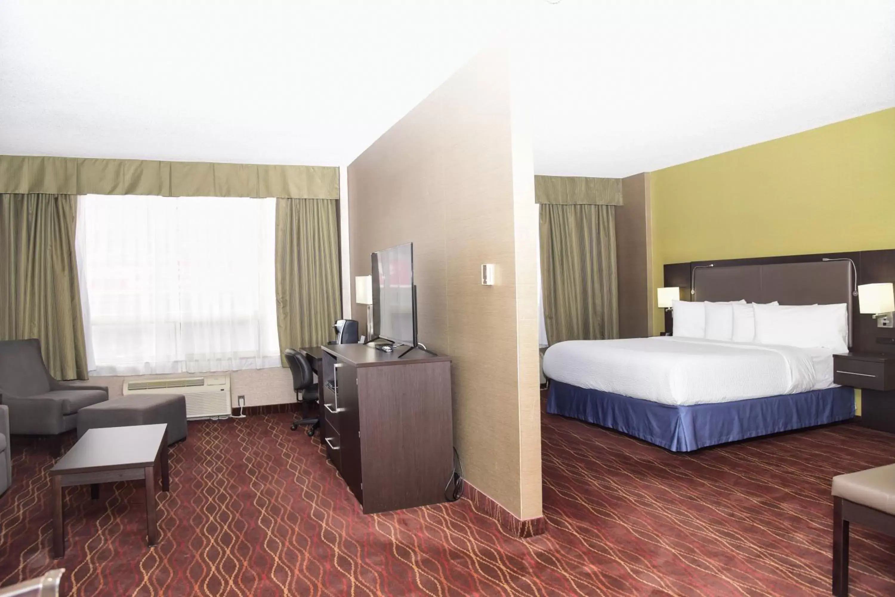 Photo of the whole room in Days Inn by Wyndham Ottawa