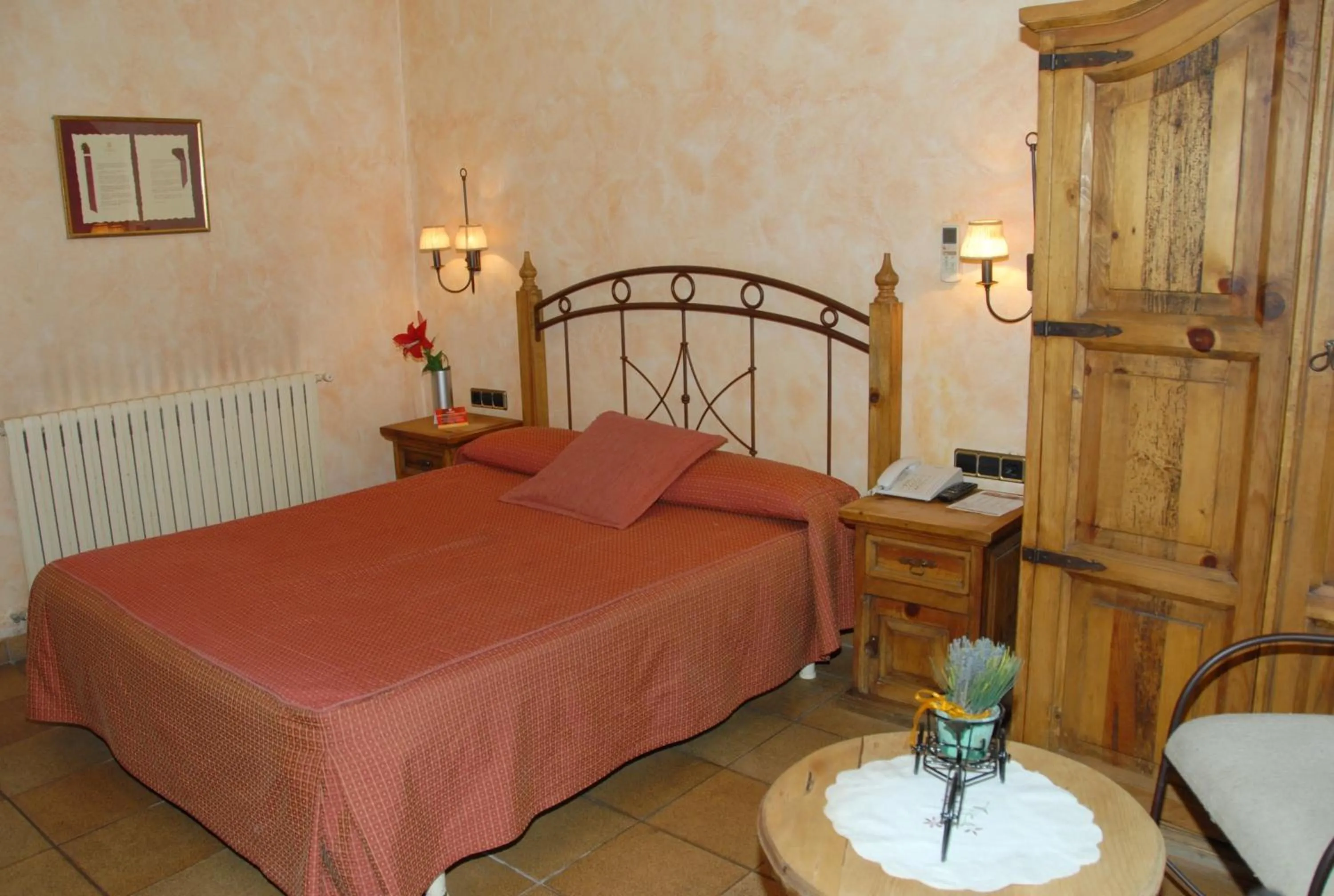 Bed in Hotel El Castell