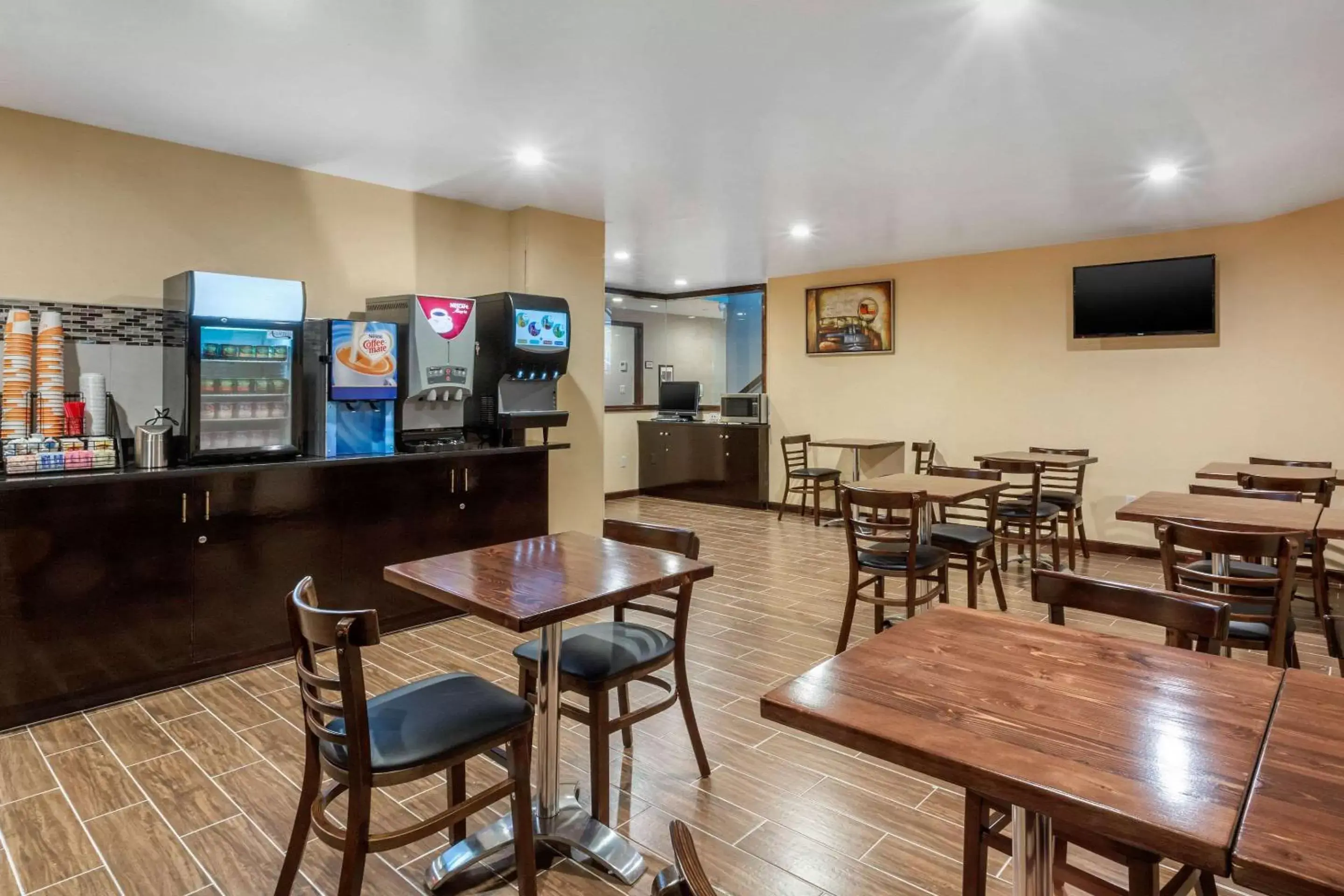 Dining area, Restaurant/Places to Eat in The L Hotel, Ascend Hotel Collection