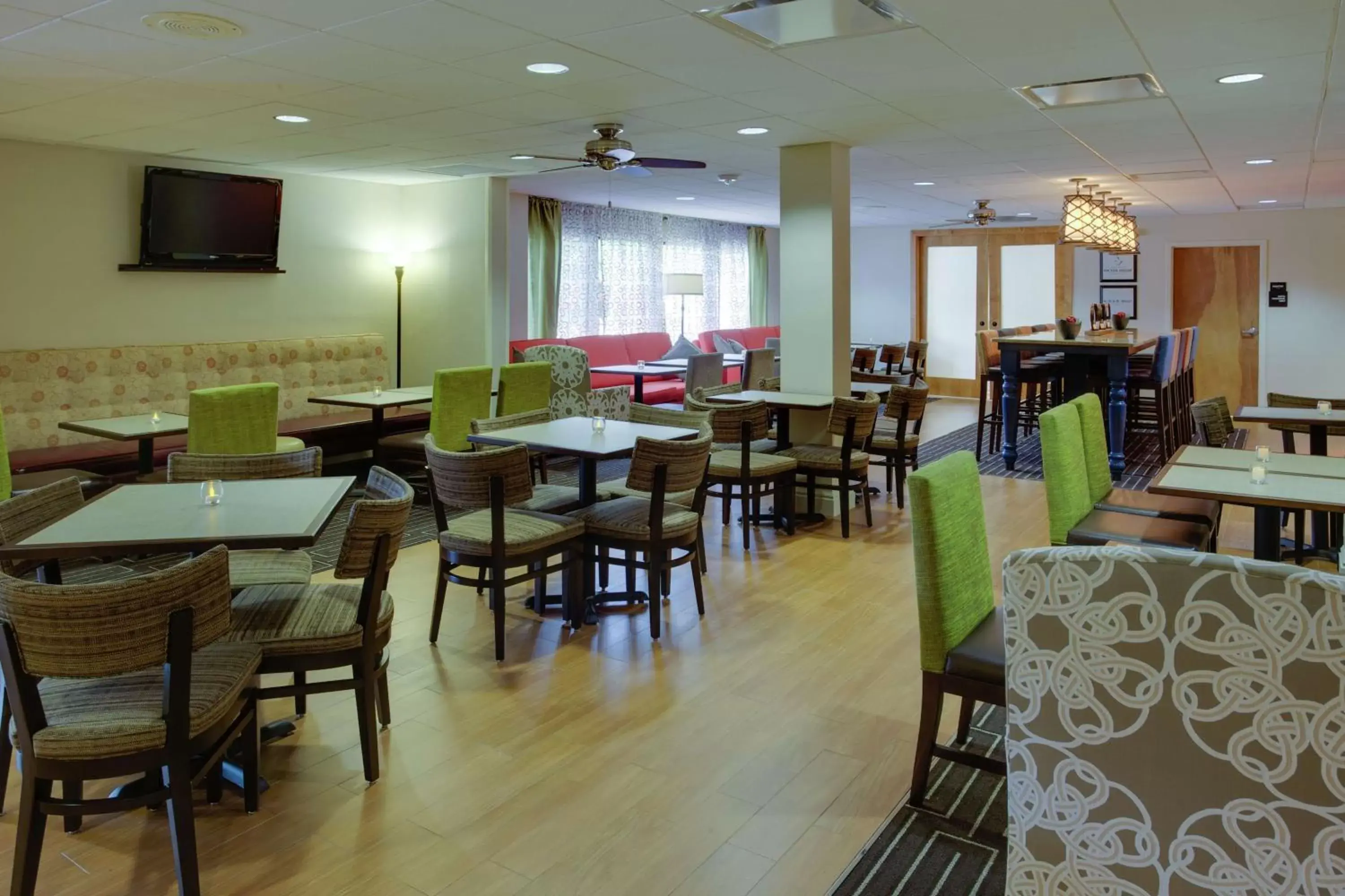 Lounge or bar, Restaurant/Places to Eat in Hampton Inn Pittsburgh Greentree