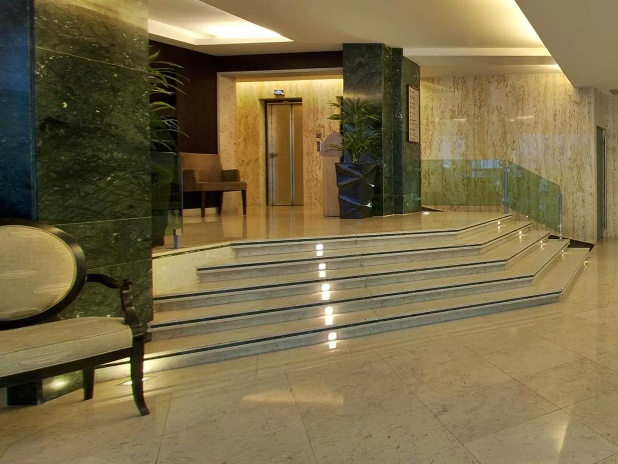 Lobby or reception in TURIM Europa Hotel