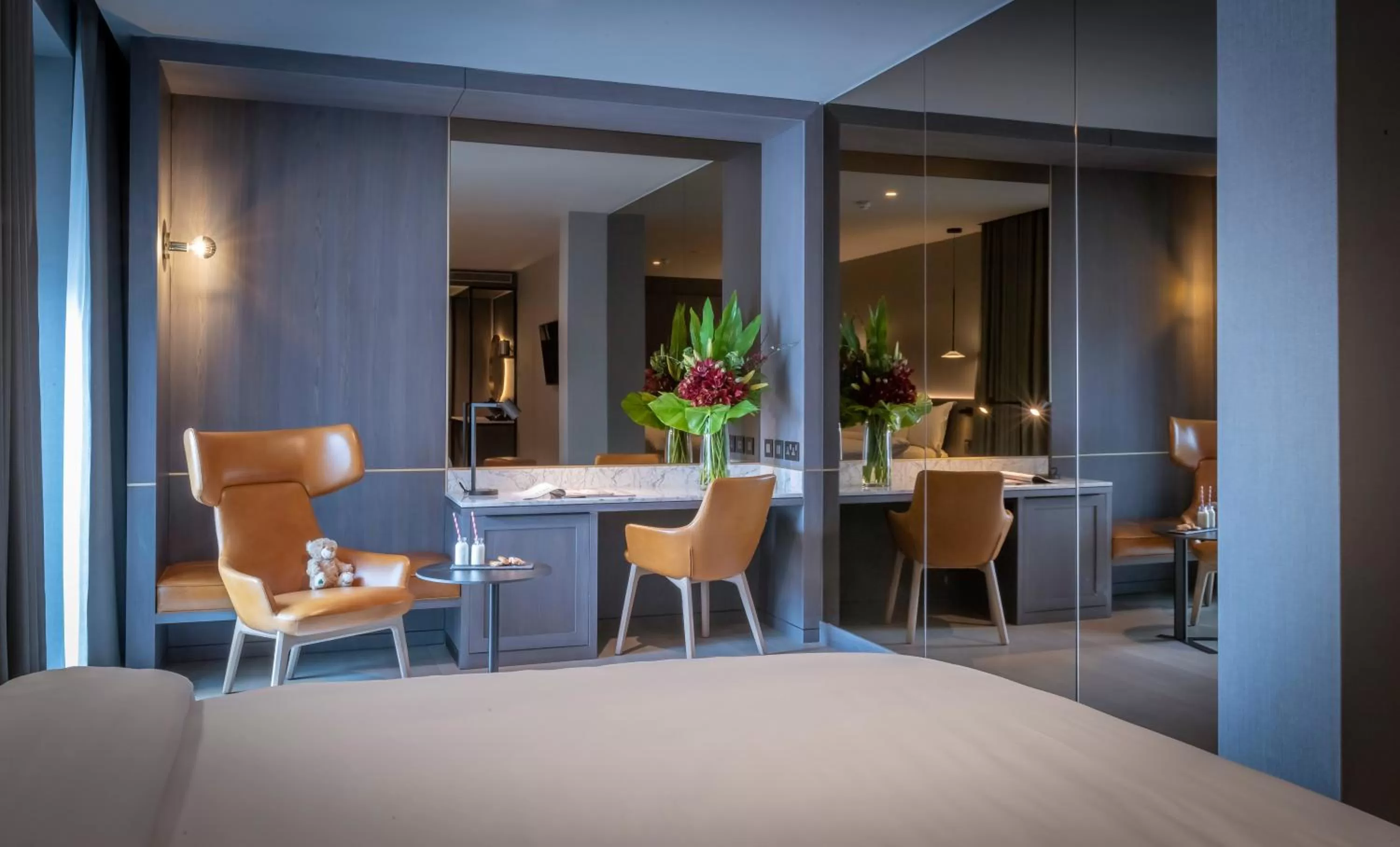 Living room, Bed in Radisson Blu Royal Hotel Dublin