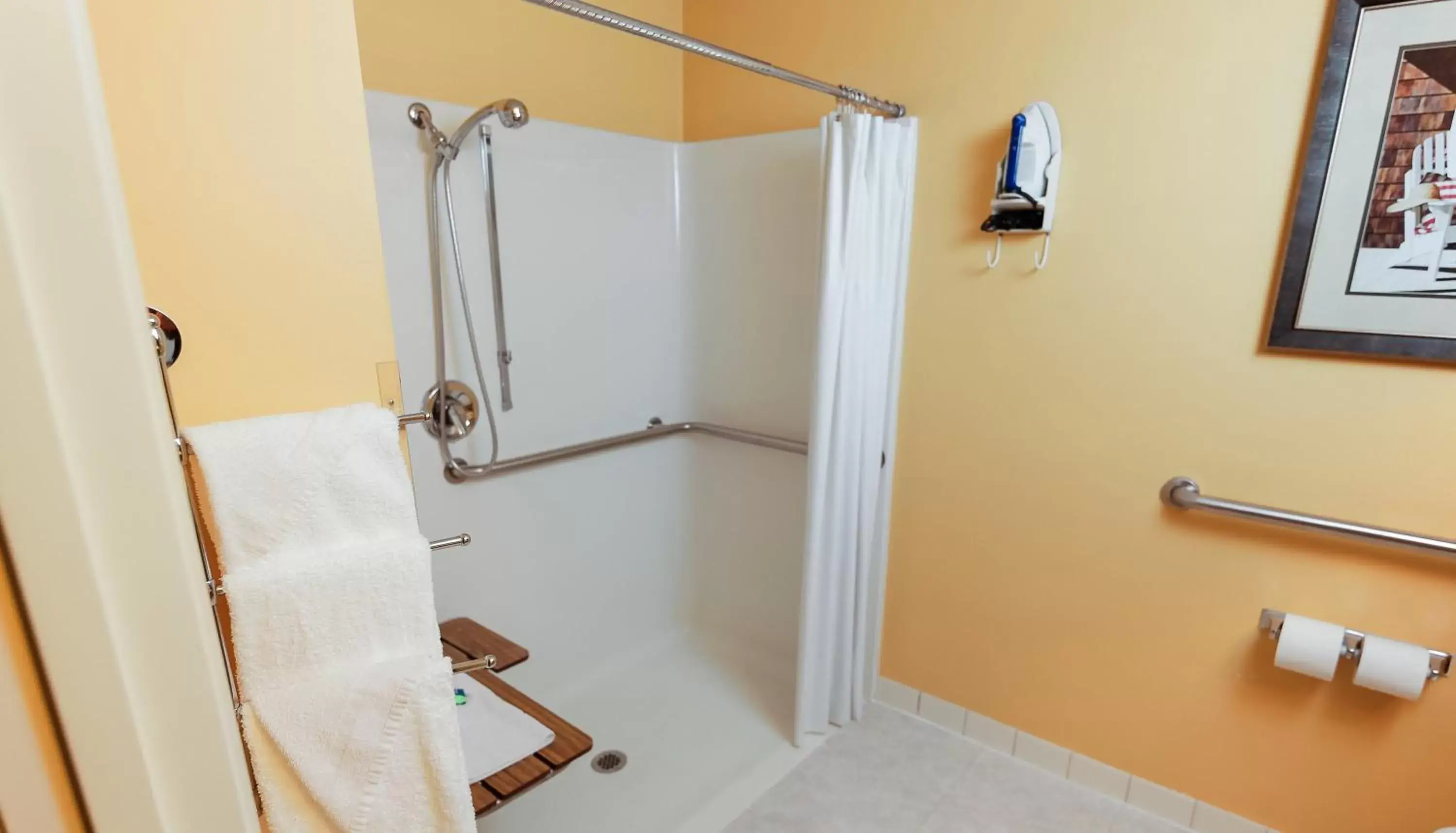 Shower, Bathroom in Van Buren Hotel