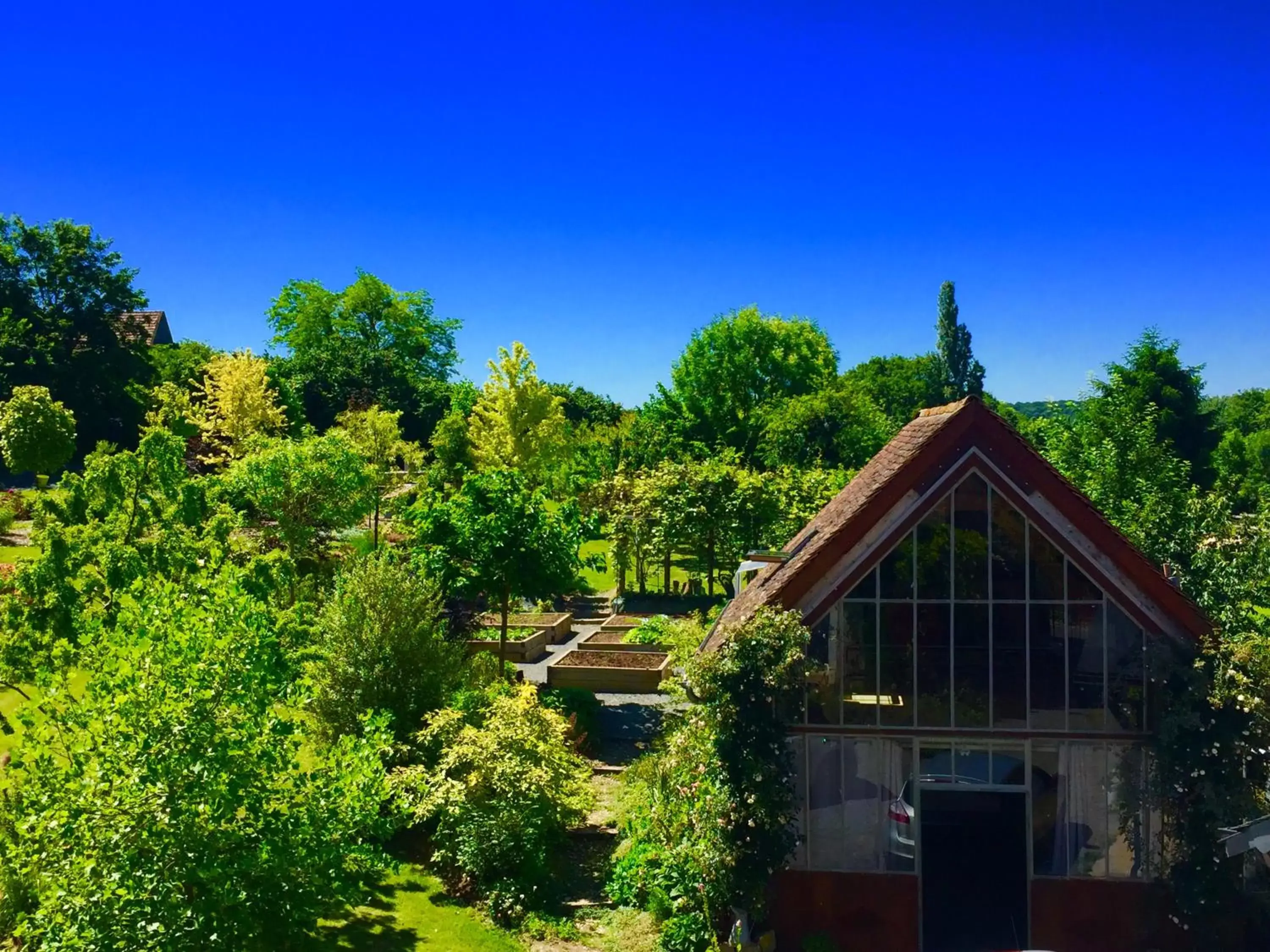 Garden in L'Ecole des Garçons