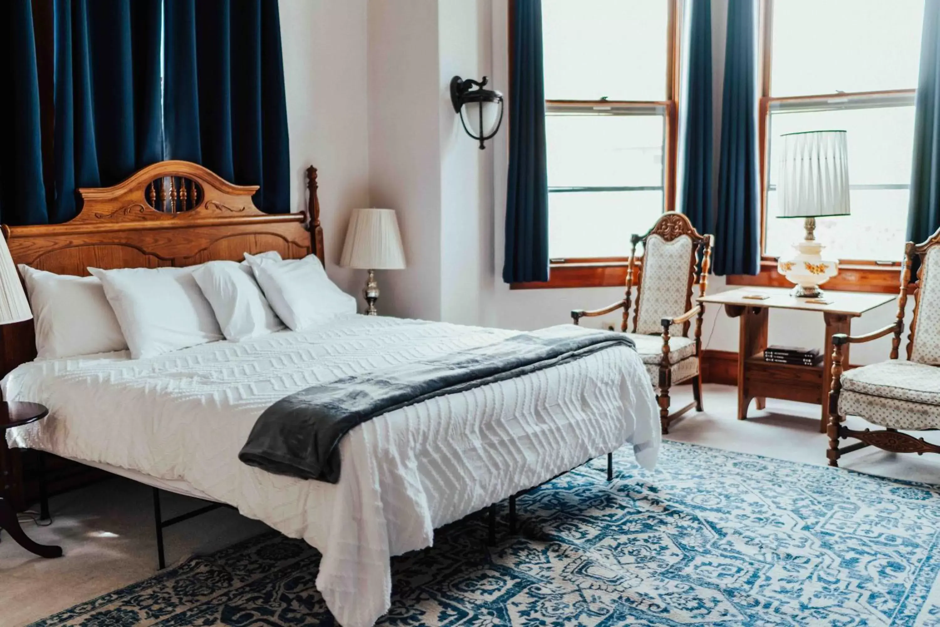 Bed in Town Hall Inn Bed in Town Hall Inn