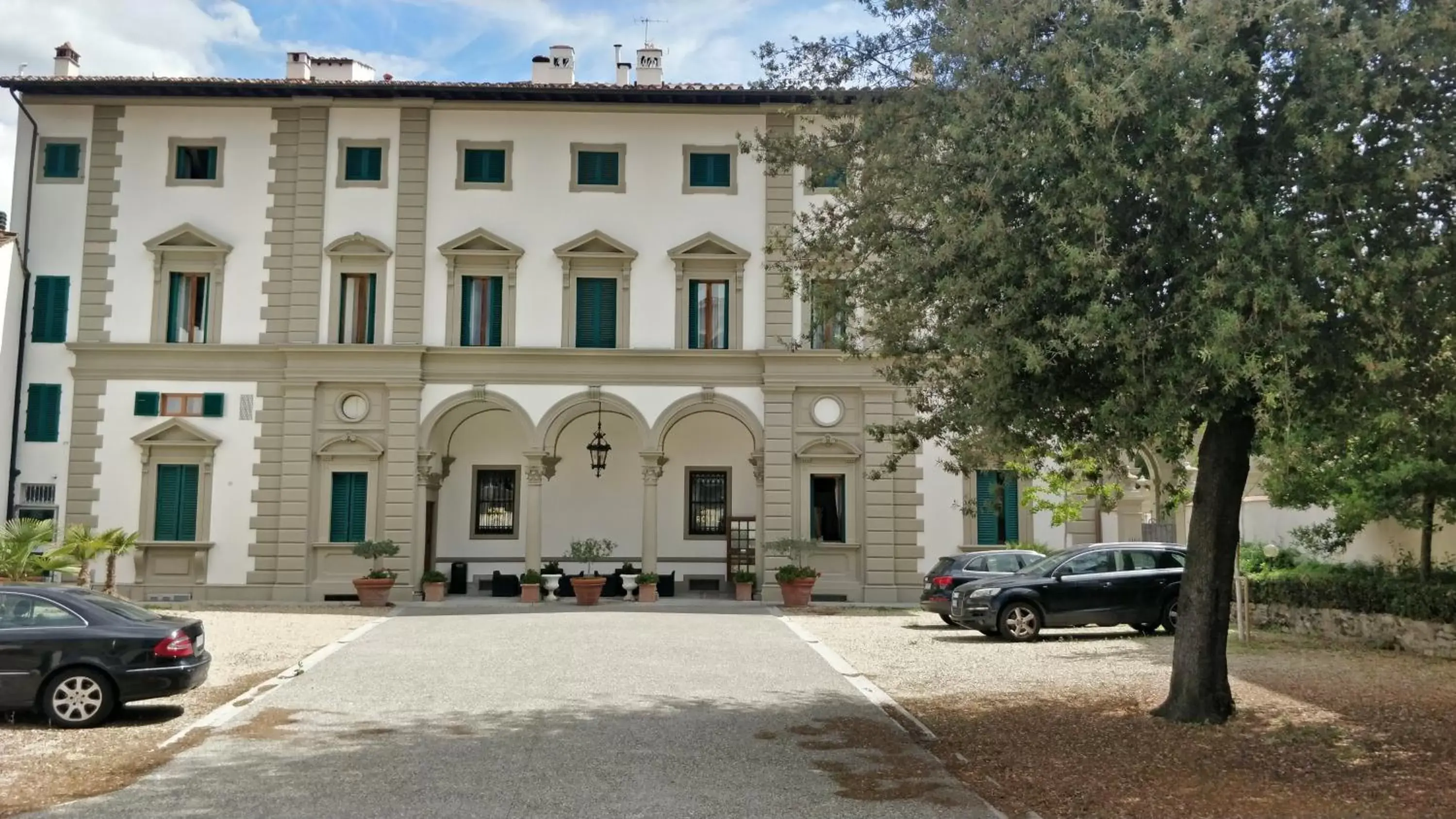 Facade/entrance, Property Building in Villa Royal