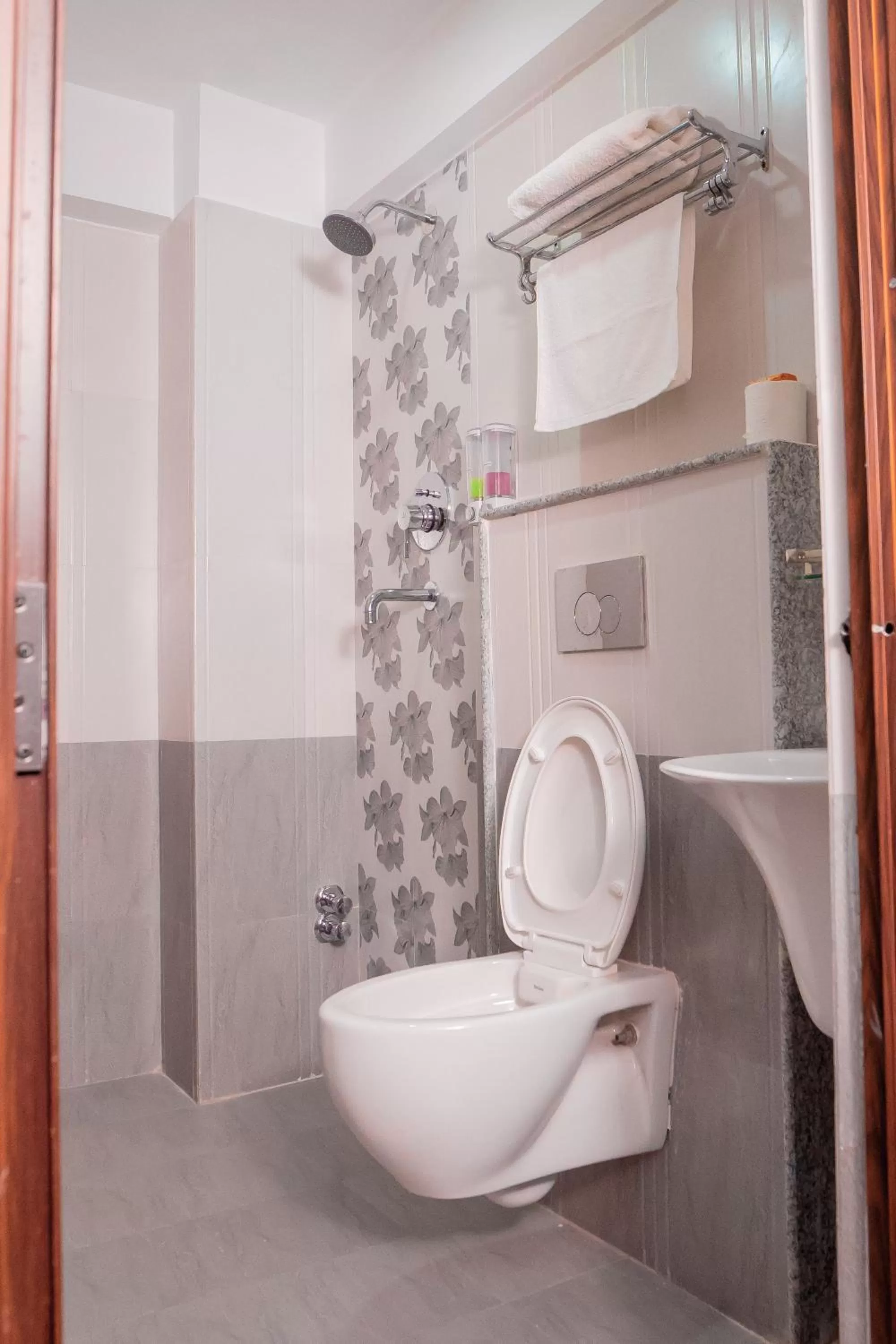 Toilet in Madhuban Hotel