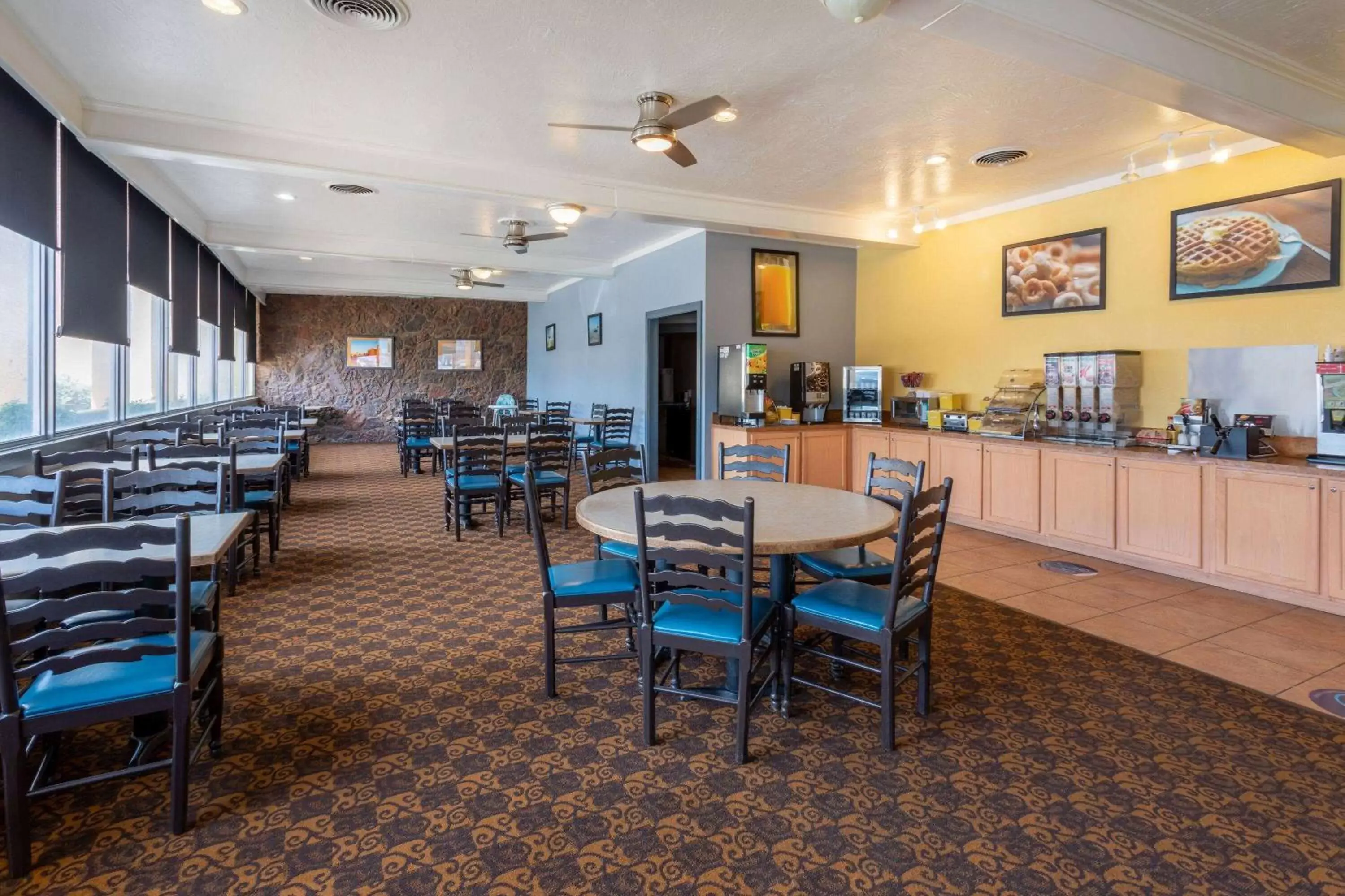 Breakfast, Restaurant/Places to Eat in Days Inn & Suites by Wyndham Clovis
