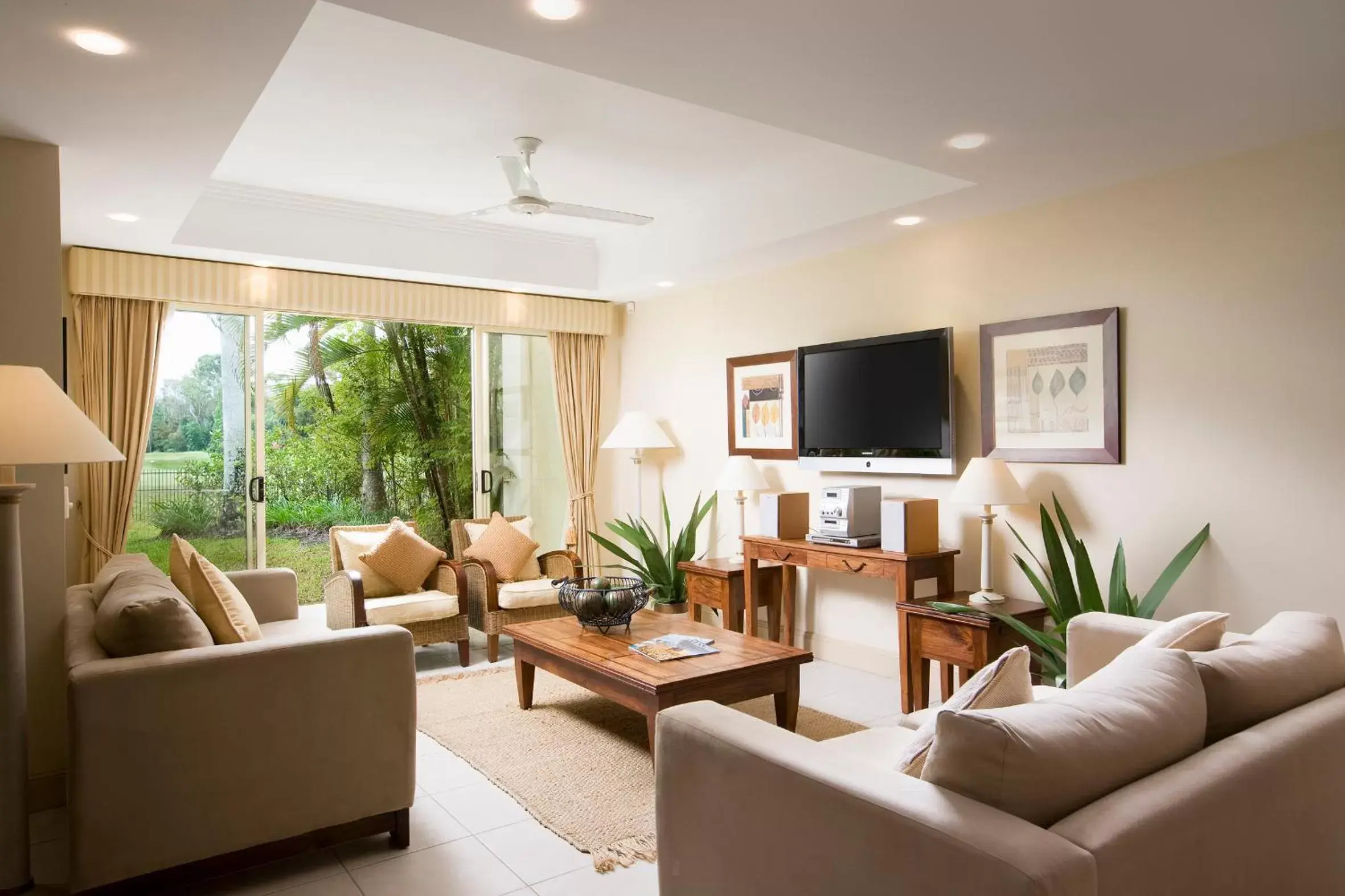 Living room, Seating Area in Paradise Links Resort Port Douglas