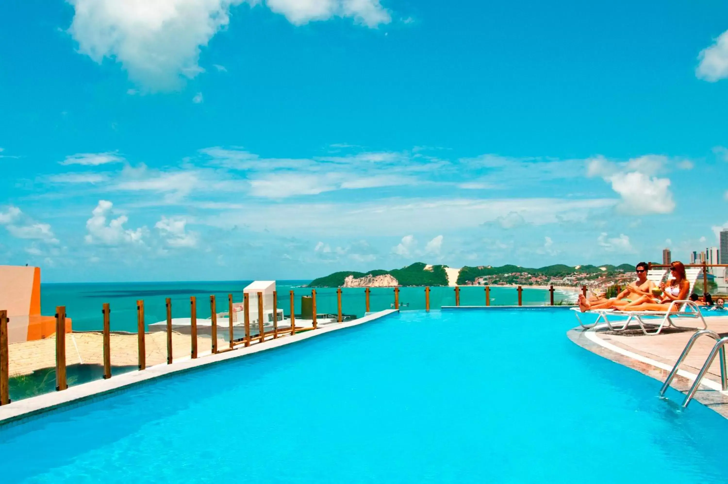 Swimming Pool in Pontalmar Praia Hotel