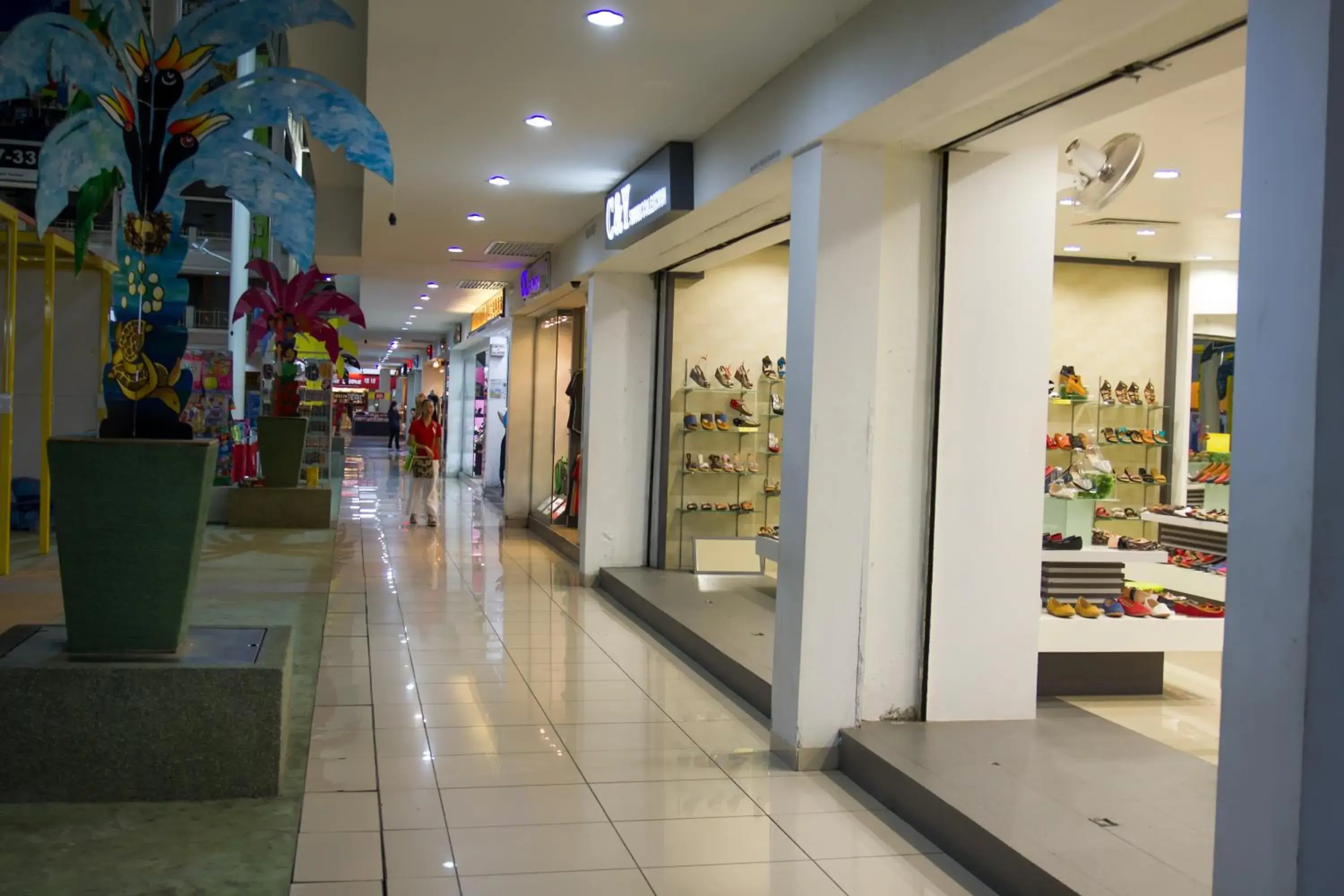 On-site shops in Grand Sentosa Hotel