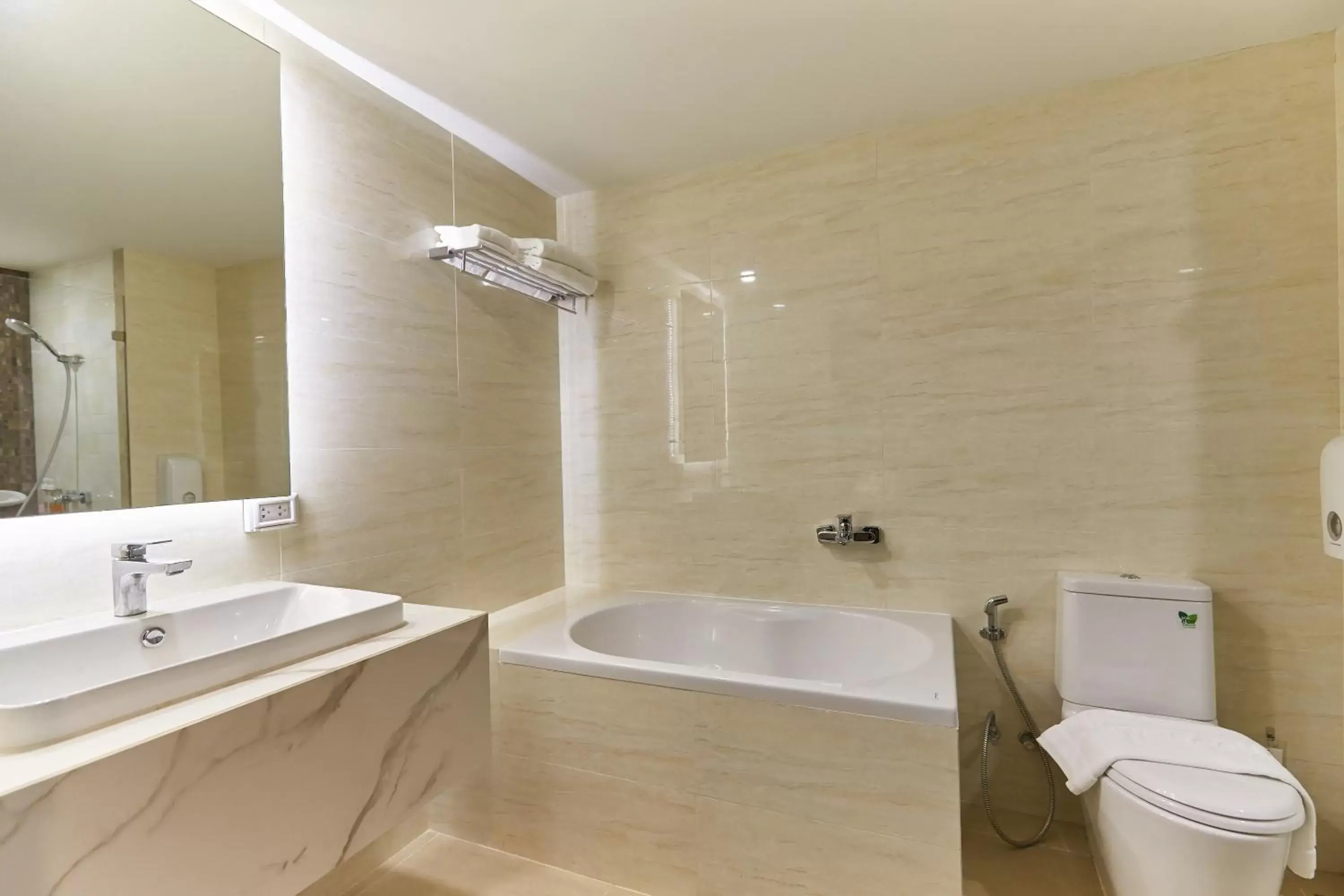 Bathroom in Samyan Serene Hotel