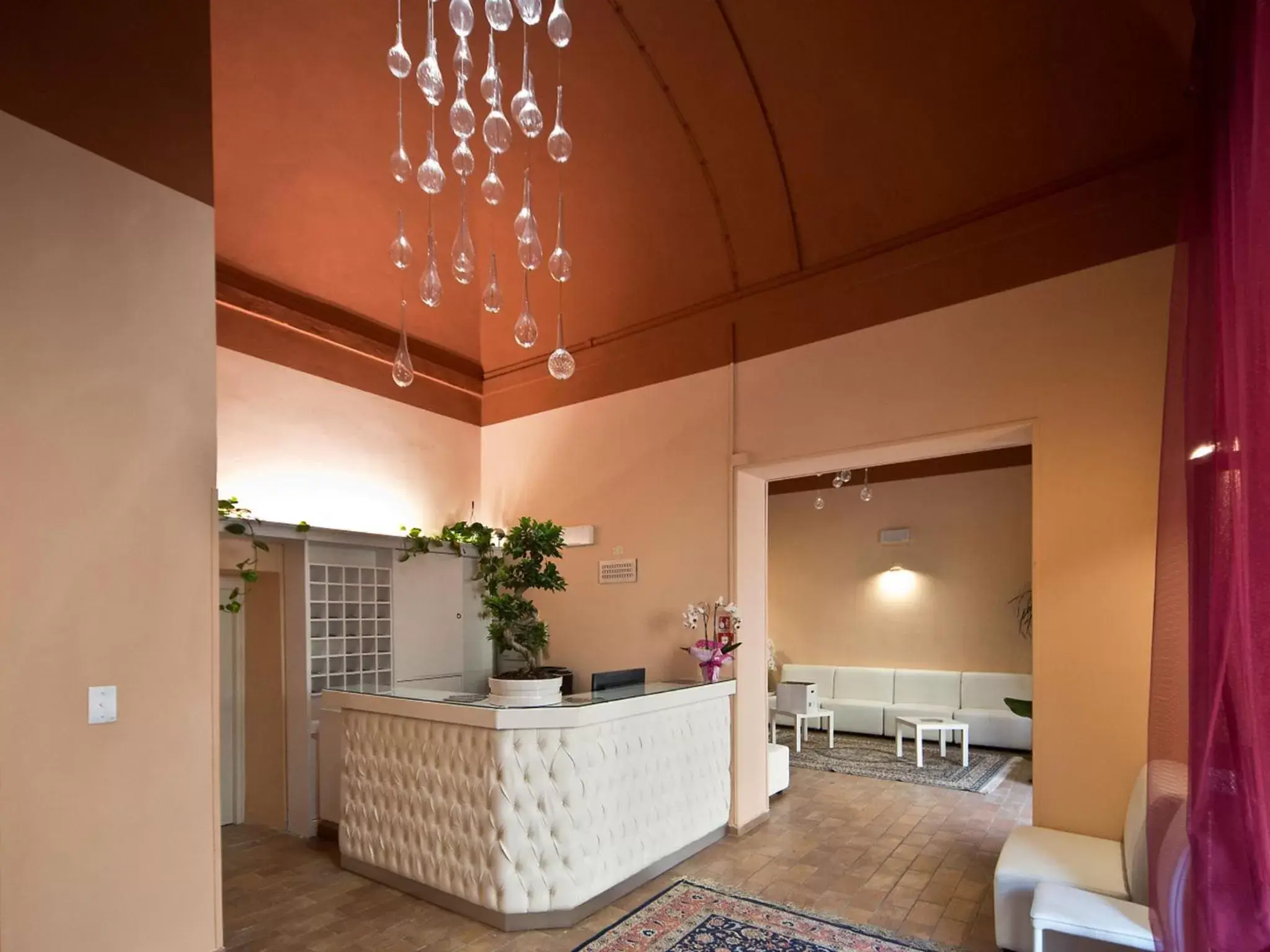 Lobby or reception in Hotel Palazzo Renieri - 3stelle S