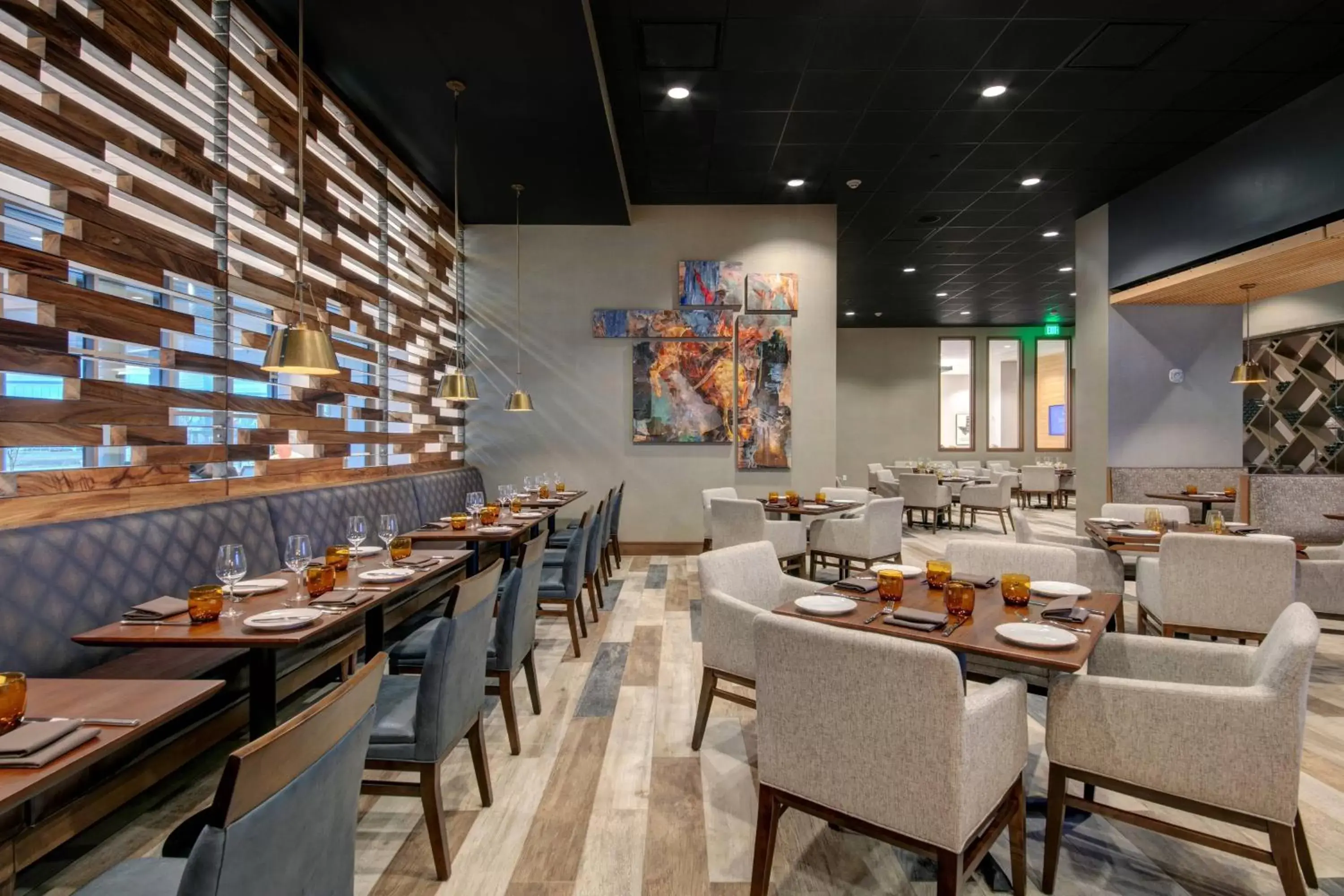 Kitchen or kitchenette, Restaurant/Places to Eat in Marriott Dallas Allen Hotel & Convention Center