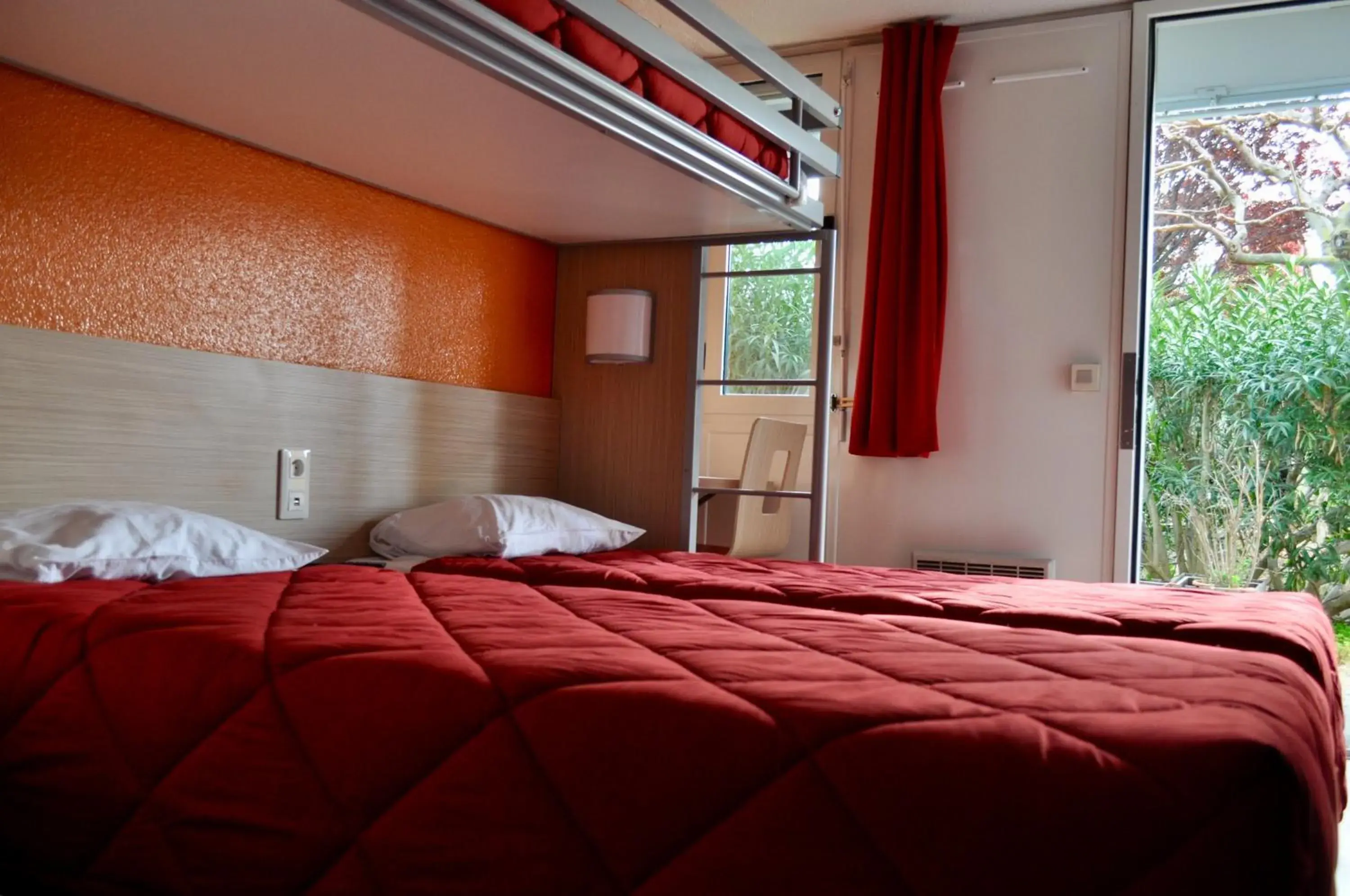 Photo of the whole room, Bed in Premiere Classe Sete Balaruc