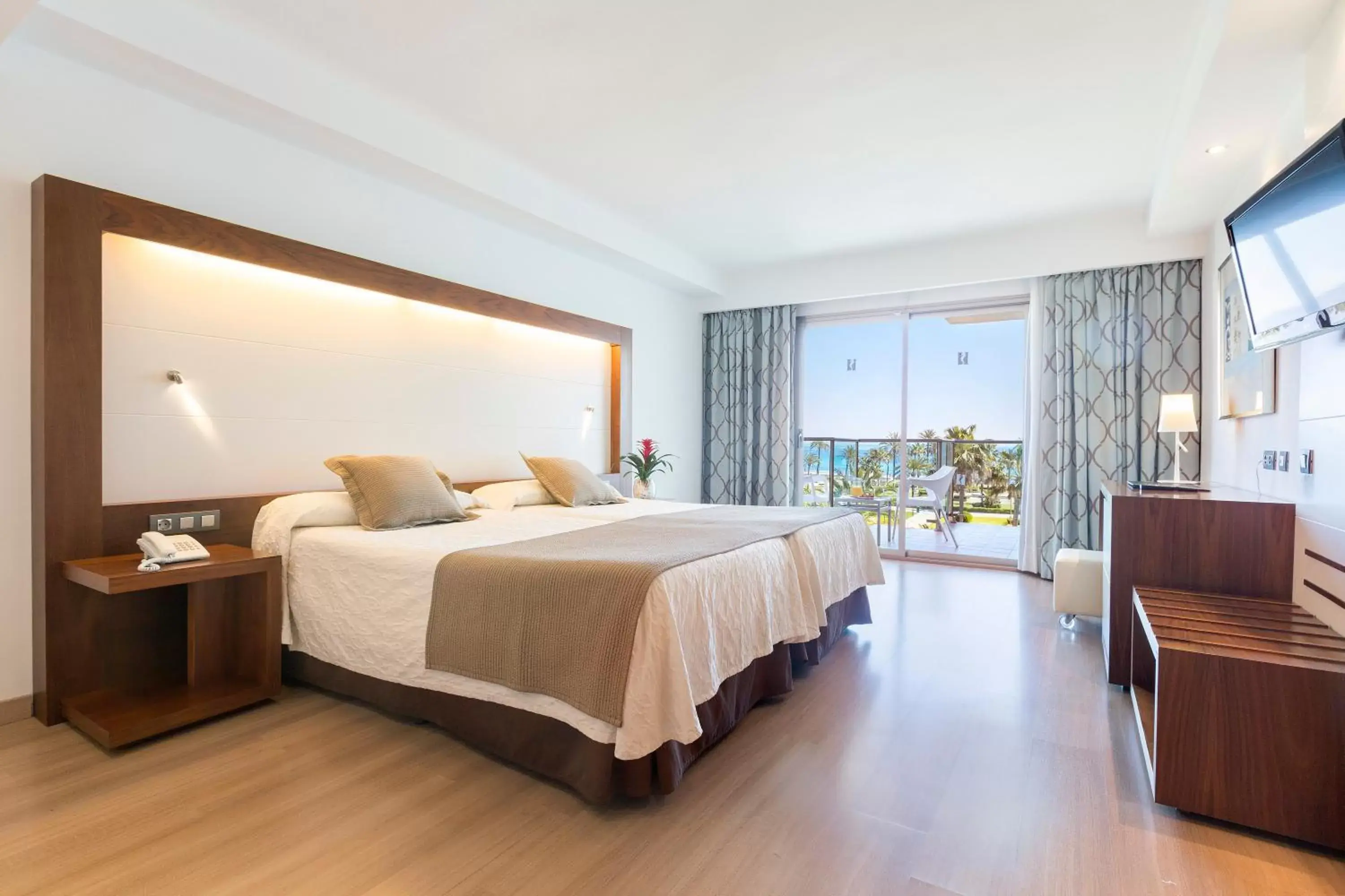 Double Room with Sea View in Hipotels Cala Millor Park Double Room with Sea View in Hipotels Cala Millor Park