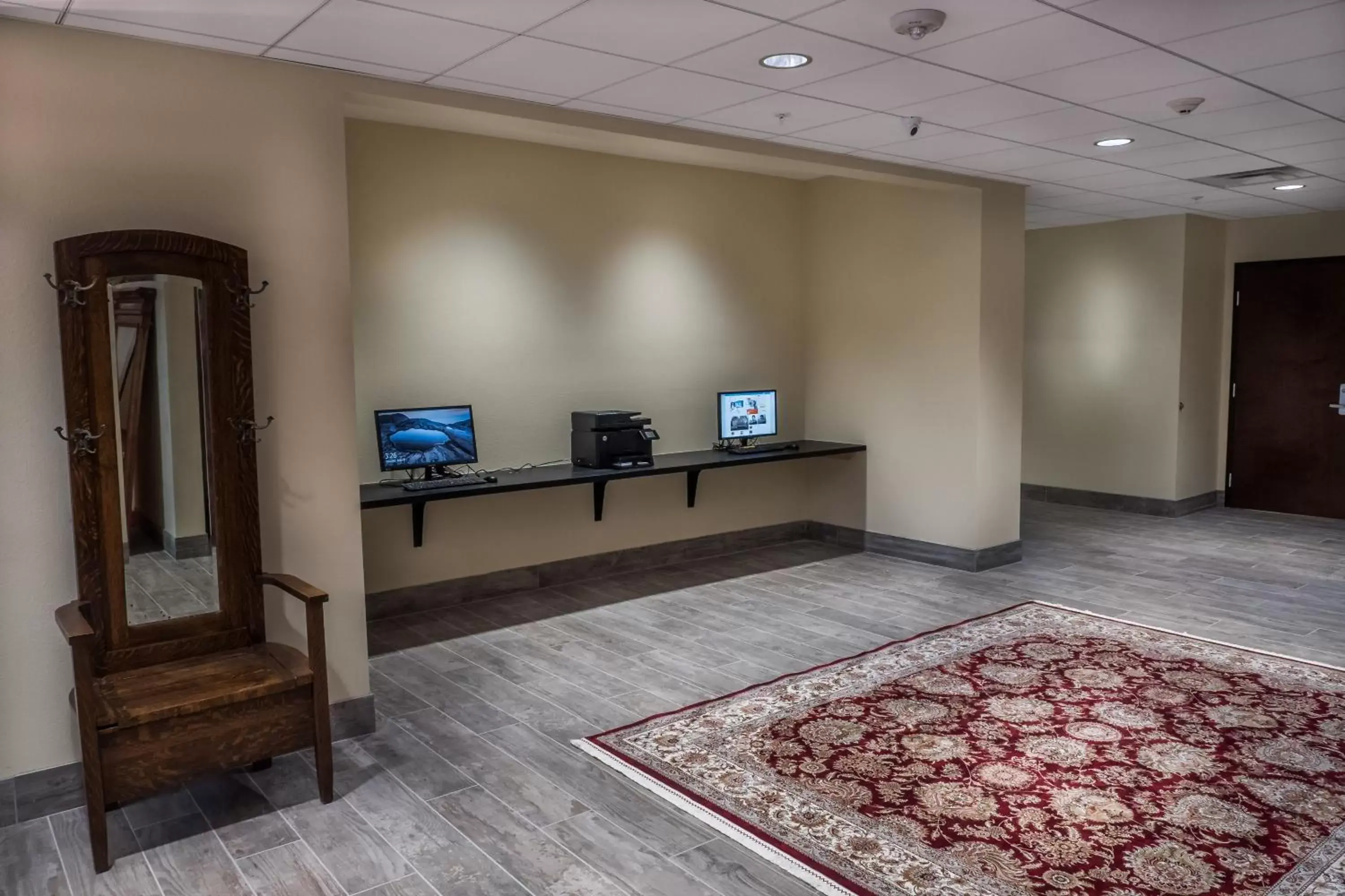 Business facilities, TV/Entertainment Center in Skyline Hotel and Casino
