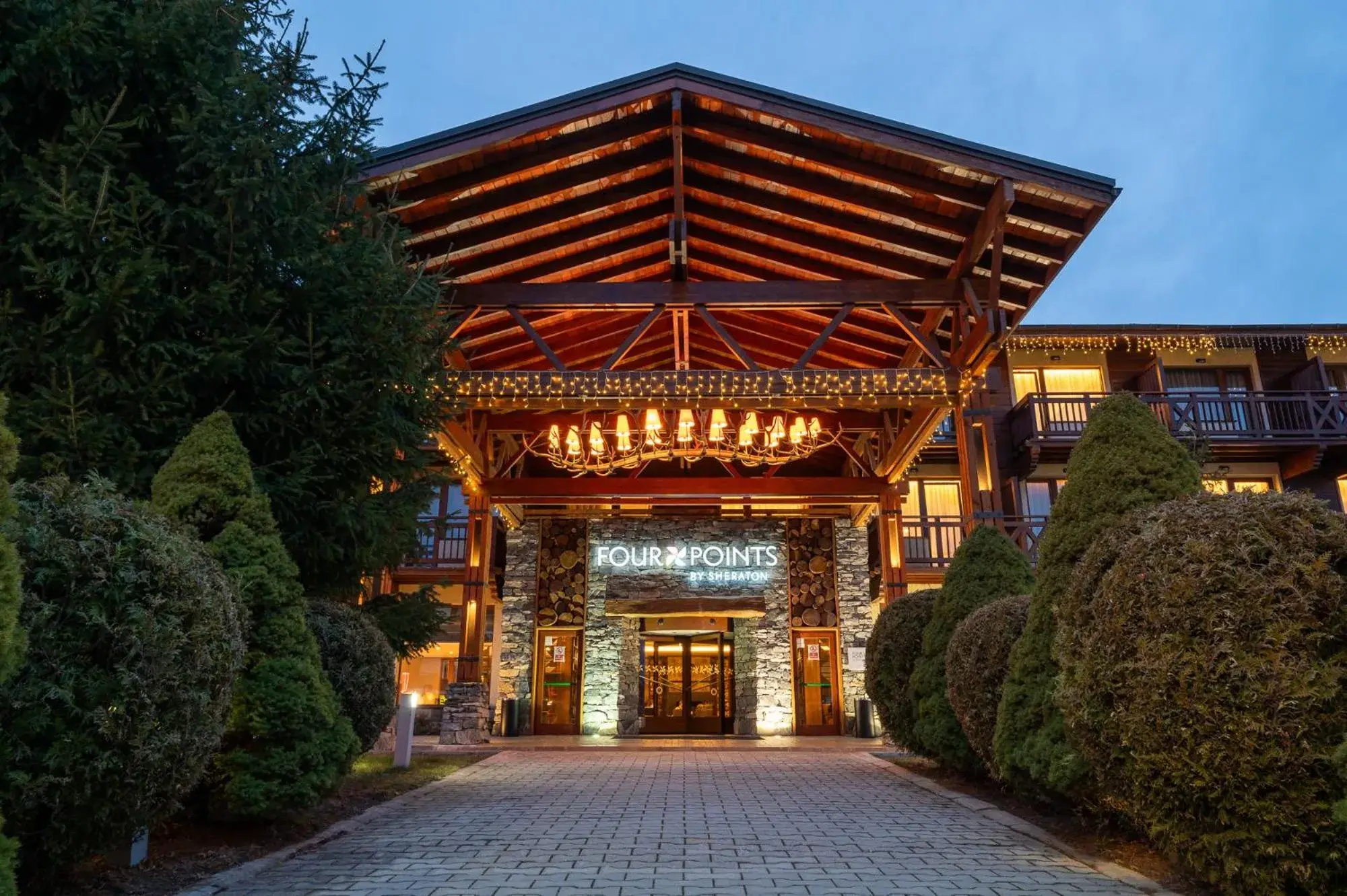 Facade/entrance, Property Building in Strazhite Hotel - Half Board