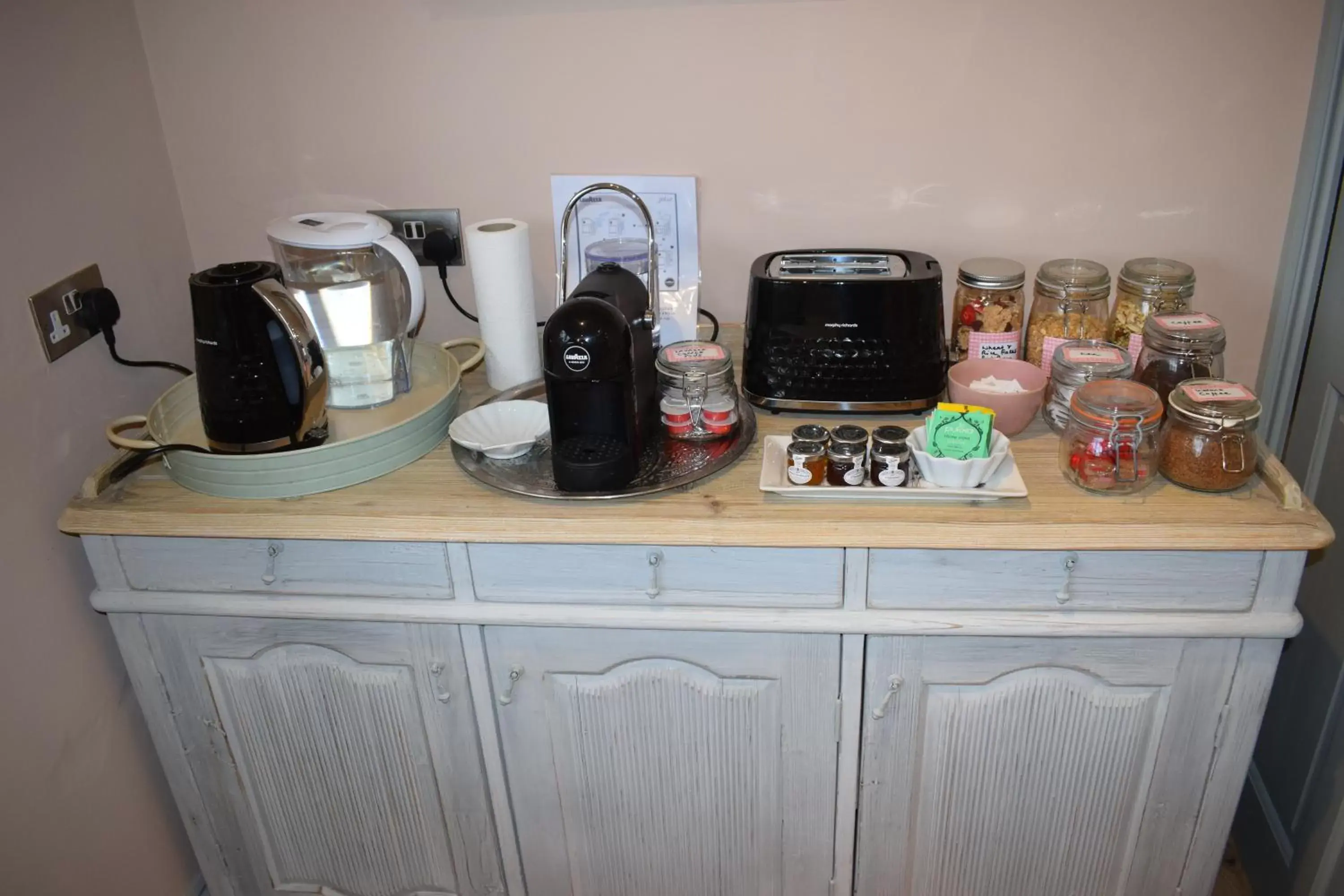 Coffee/tea facilities in River View