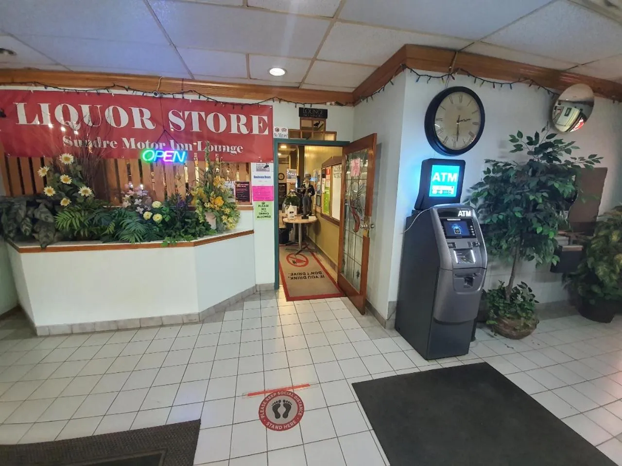 Lobby or reception in Sundre Motor Inn