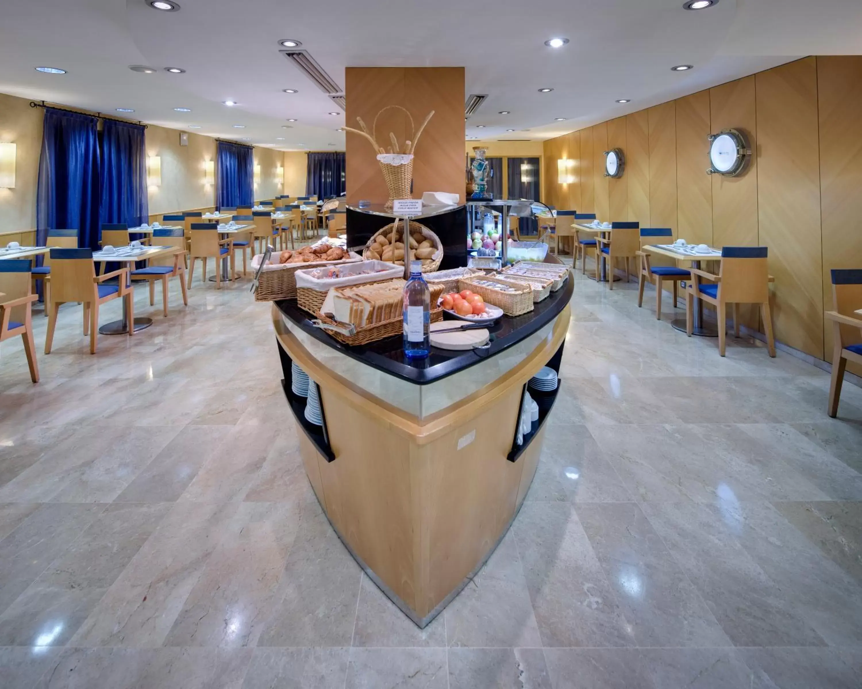 Continental breakfast, Restaurant/Places to Eat in Hotel del Mar