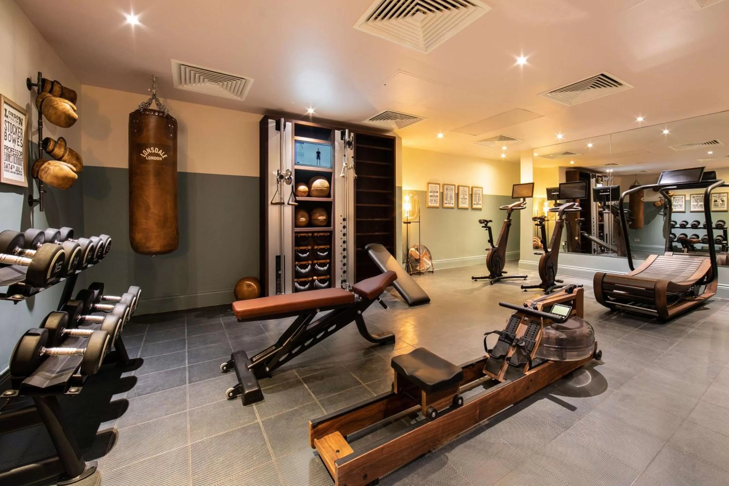 Spa and wellness centre/facilities in Holmes Hotel London