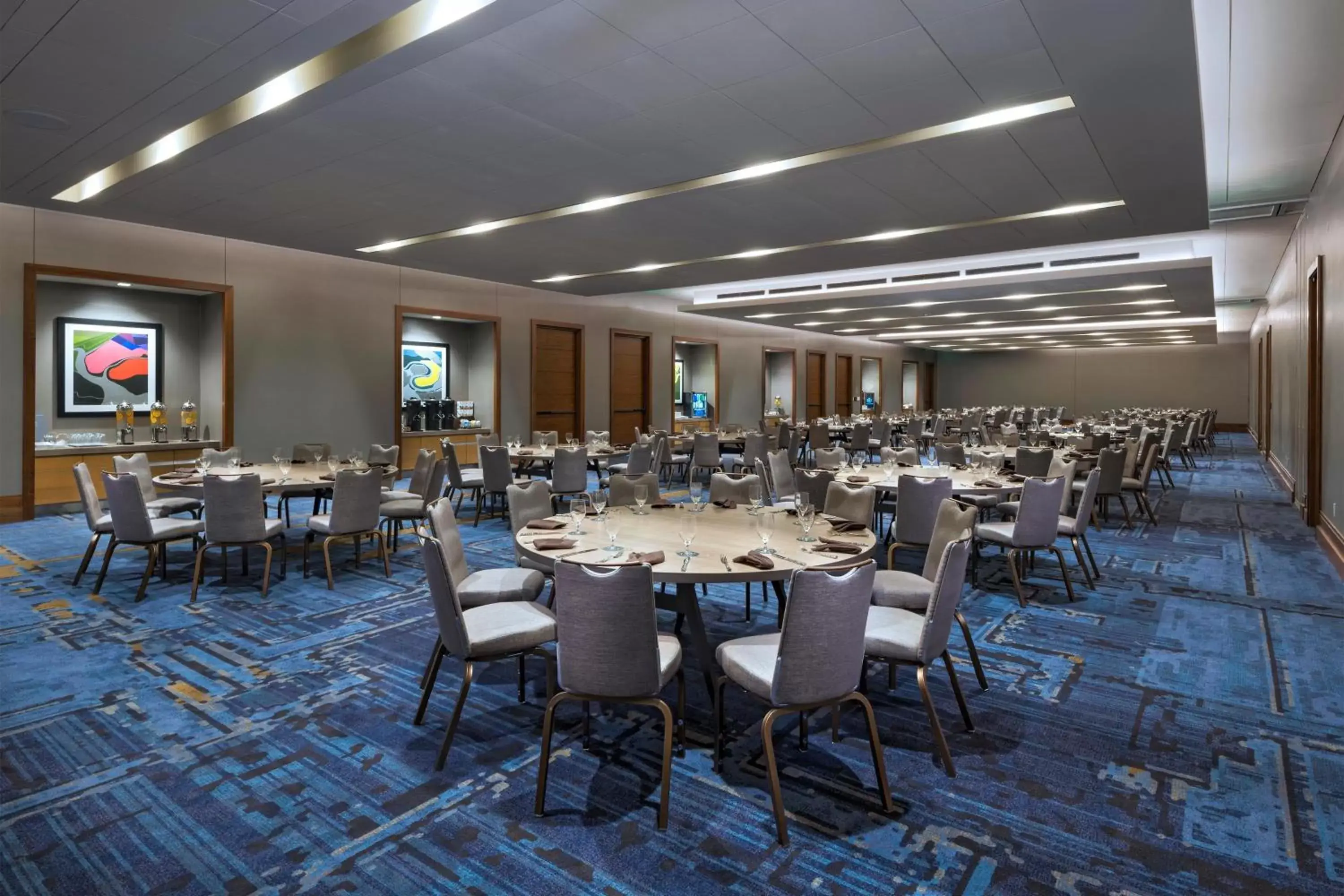 Meeting/conference room, Restaurant/Places to Eat in The Westin Irving Convention Center at Las Colinas