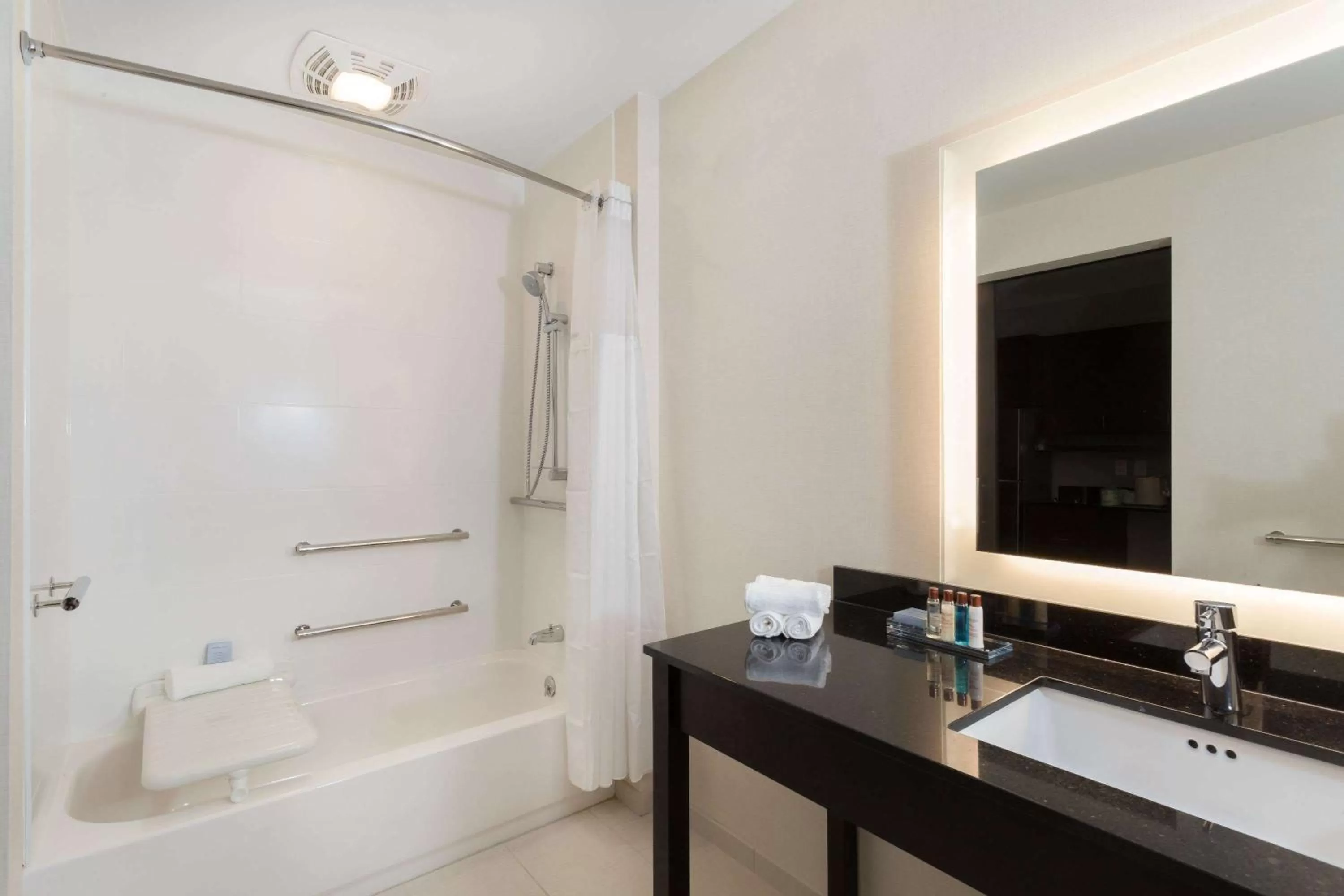 Bathroom in Wingate by Wyndham Altoona Downtown/Medical Center