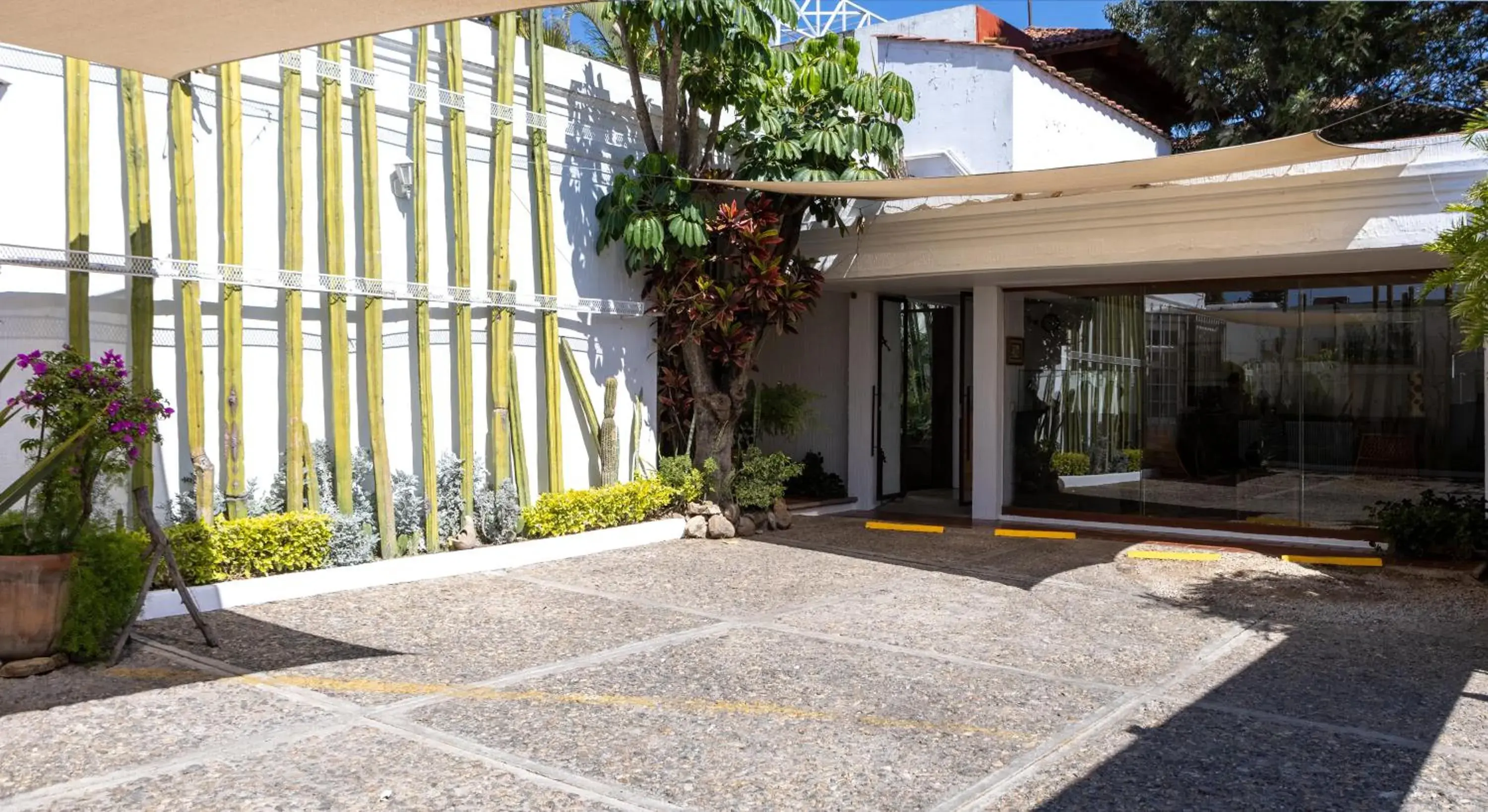 Parking, Property Building in Casa los Cantaros Hotel Boutique