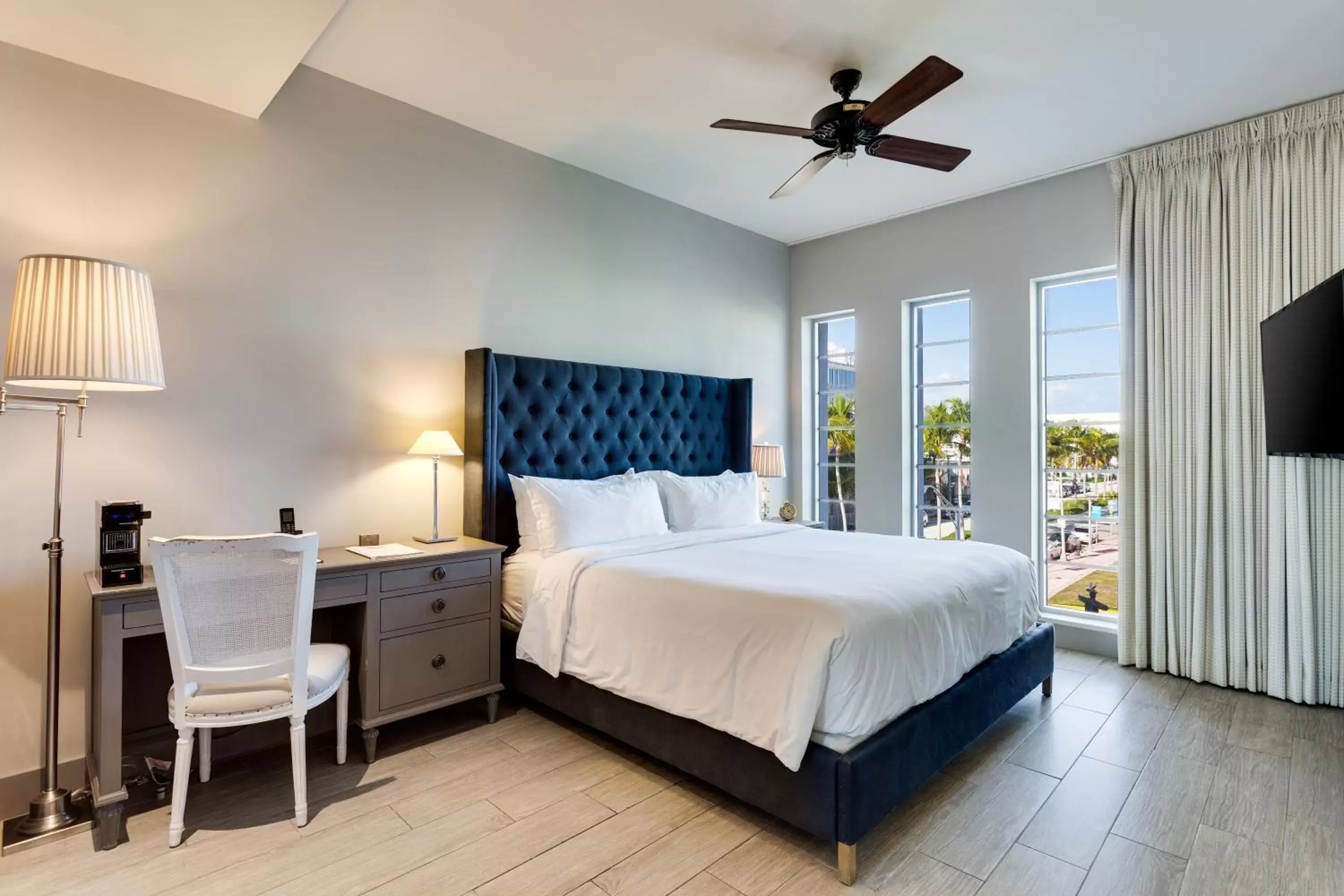 Classic Room with King Bed in The Plymouth South Beach