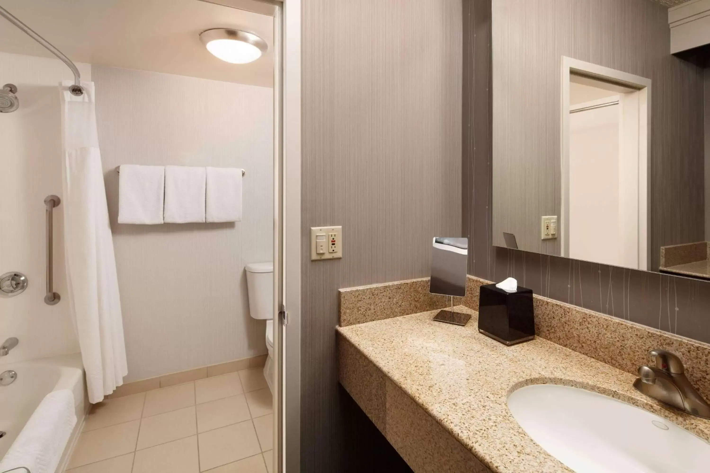 Bathroom in Sonesta Select Laguna Hills Irvine Spectrum