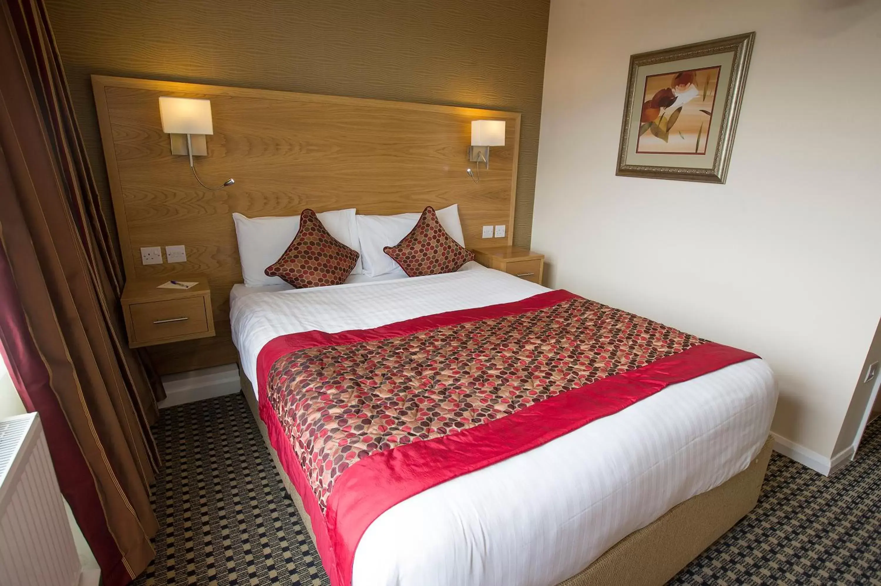 Bed, Room Photo in Park Hall Hotel and Spa Wolverhampton