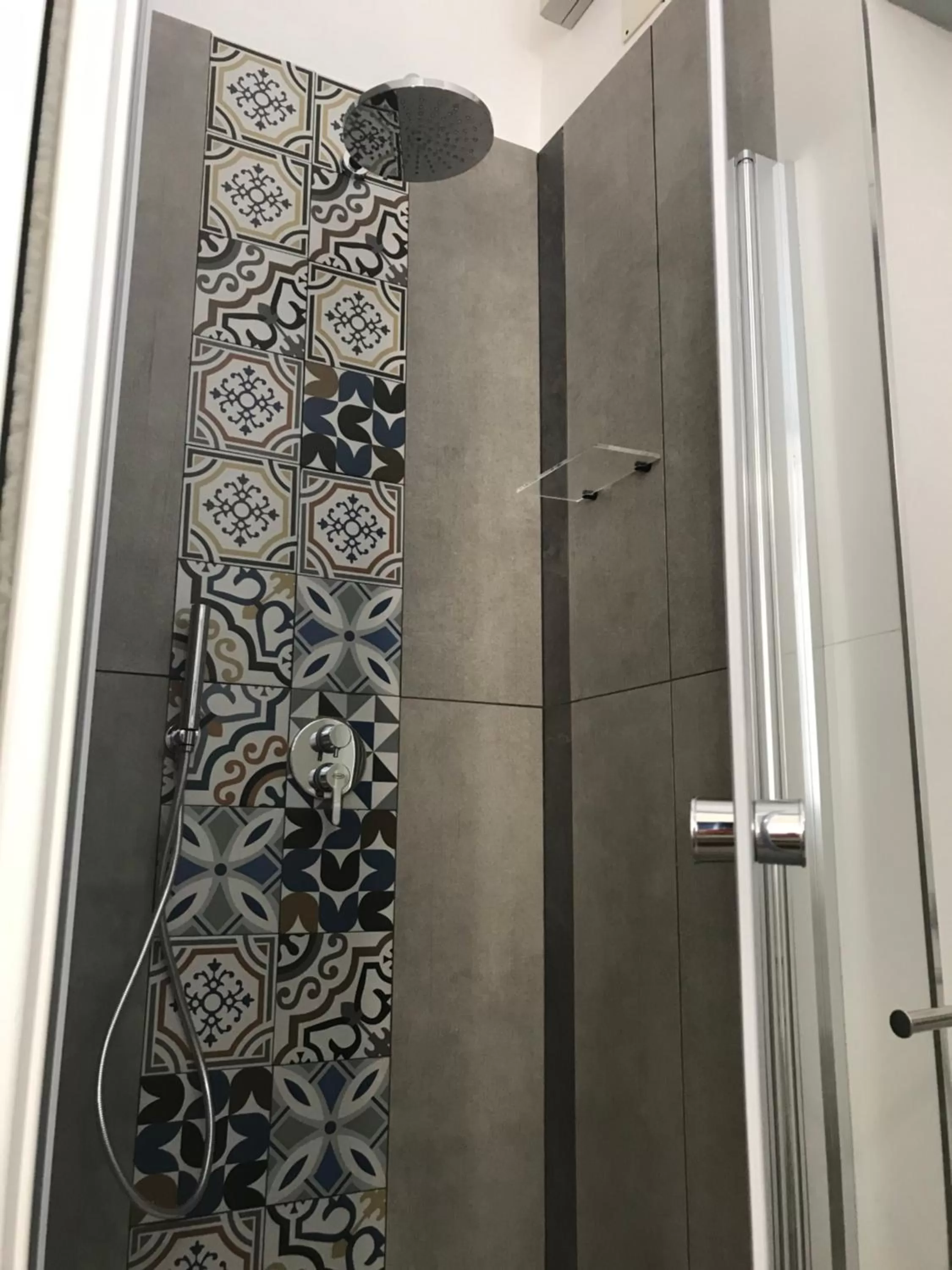 Shower in Casa D'Angiò -Manfredi Homes&Villas