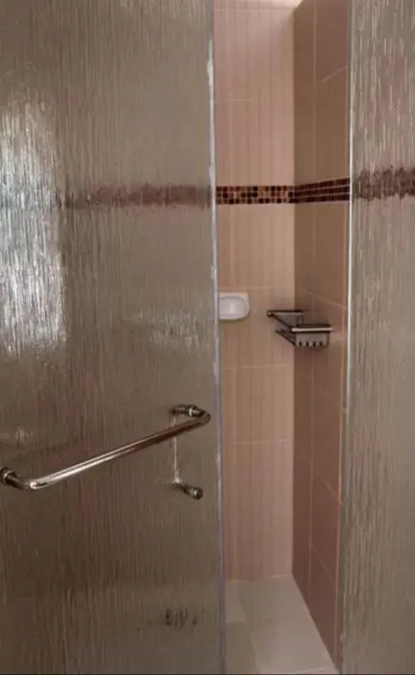 Bathroom in Corto del Mar Hotel