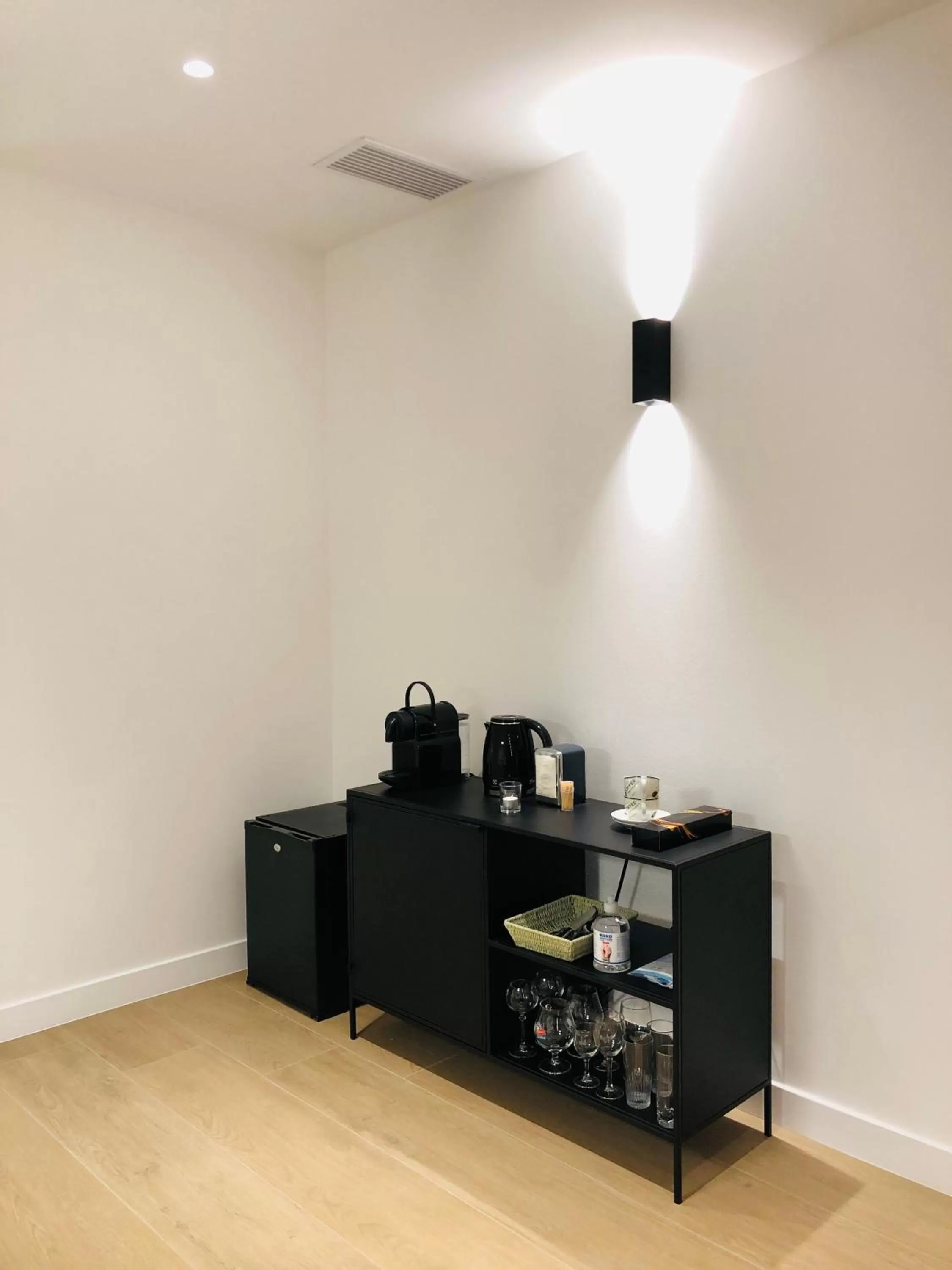 Coffee/tea facilities in Suites Le Porte-Bonheur