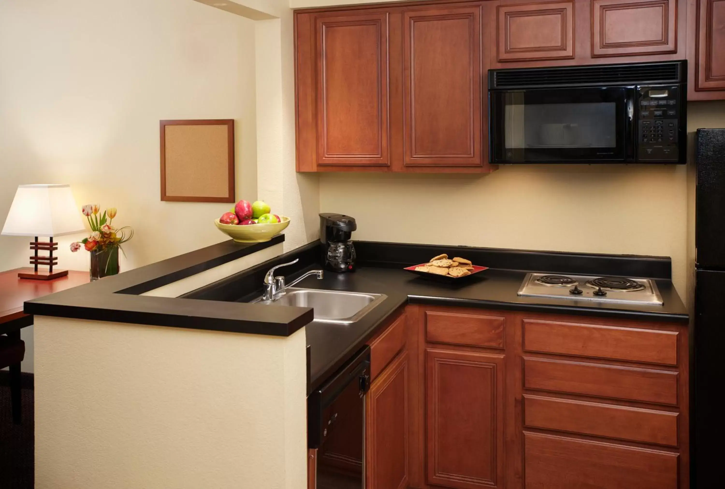 Kitchen or kitchenette, Kitchen/Kitchenette in Larkspur Landing Roseville-An All-Suite Hotel