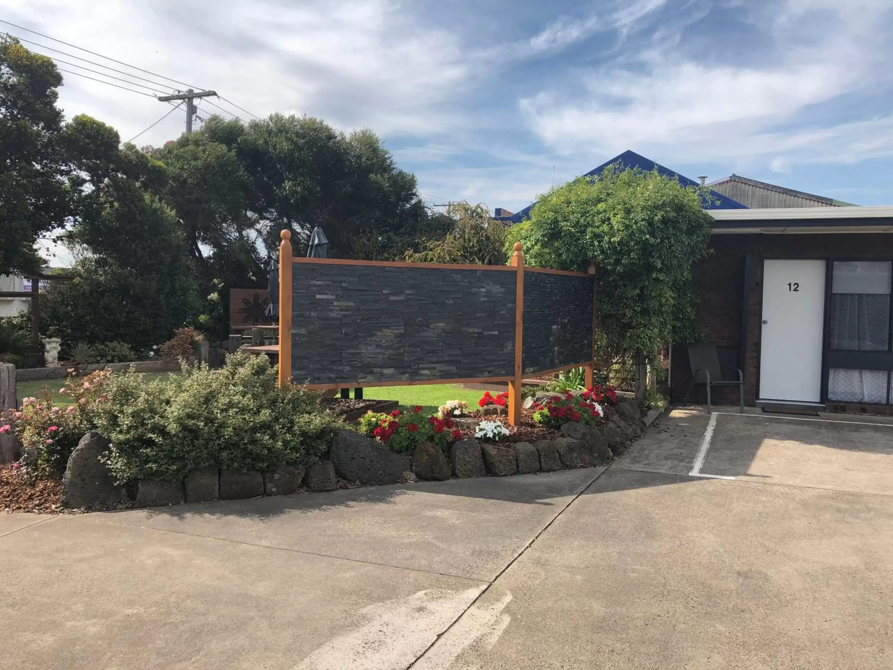 Garden, Property Building in Mariner Motel