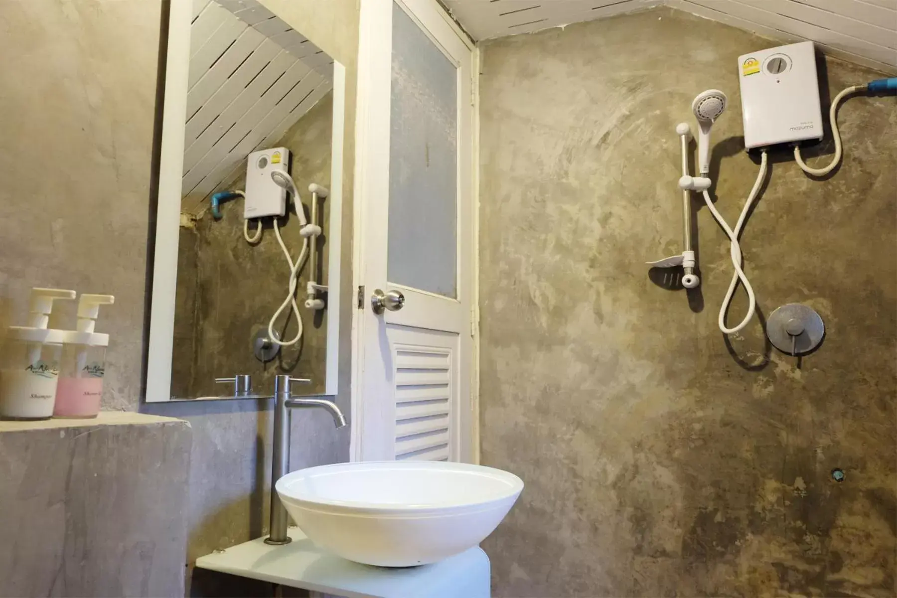 Bathroom in A-Na-Lay Resort Koh Kood