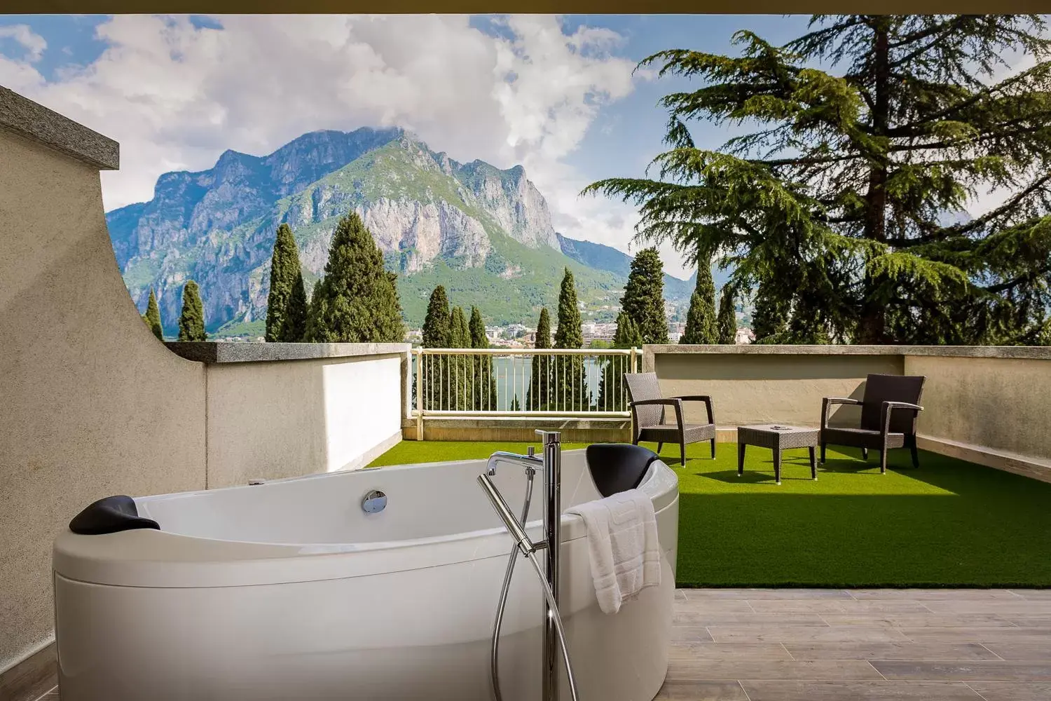 Balcony/Terrace, Mountain View in Hotel Griso Collection