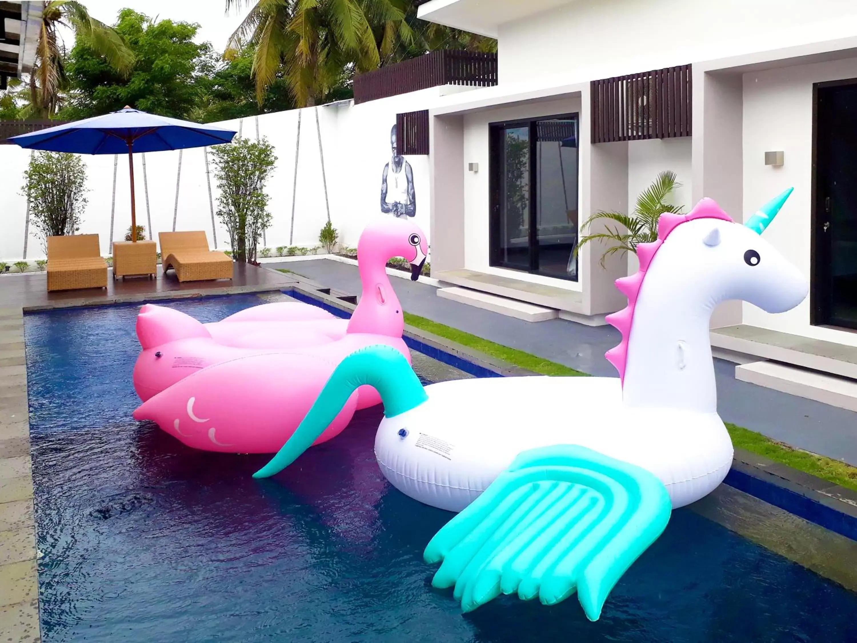 Three-Bedroom Villa with Private Pool in Gili Khayangan Villas Three-Bedroom Villa with Private Pool in Gili Khayangan Villas