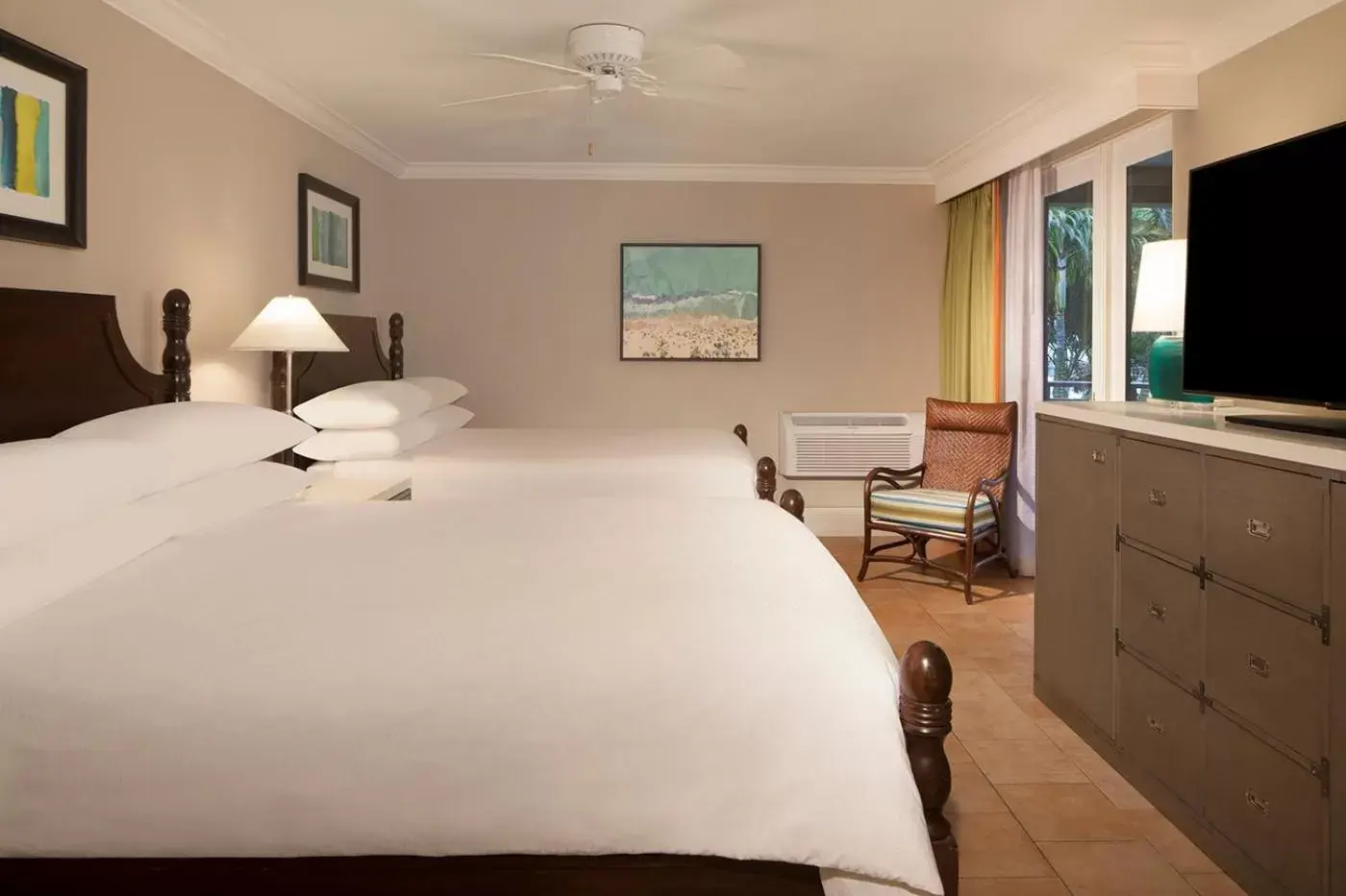 Photo of the whole room, Bed in Pier House Resort & Spa Photo of the whole room, Bed in Pier House Resort & Spa