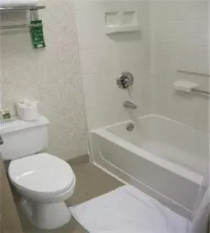 Bathroom in Crystal Inn Hotel & Suites - Salt Lake City