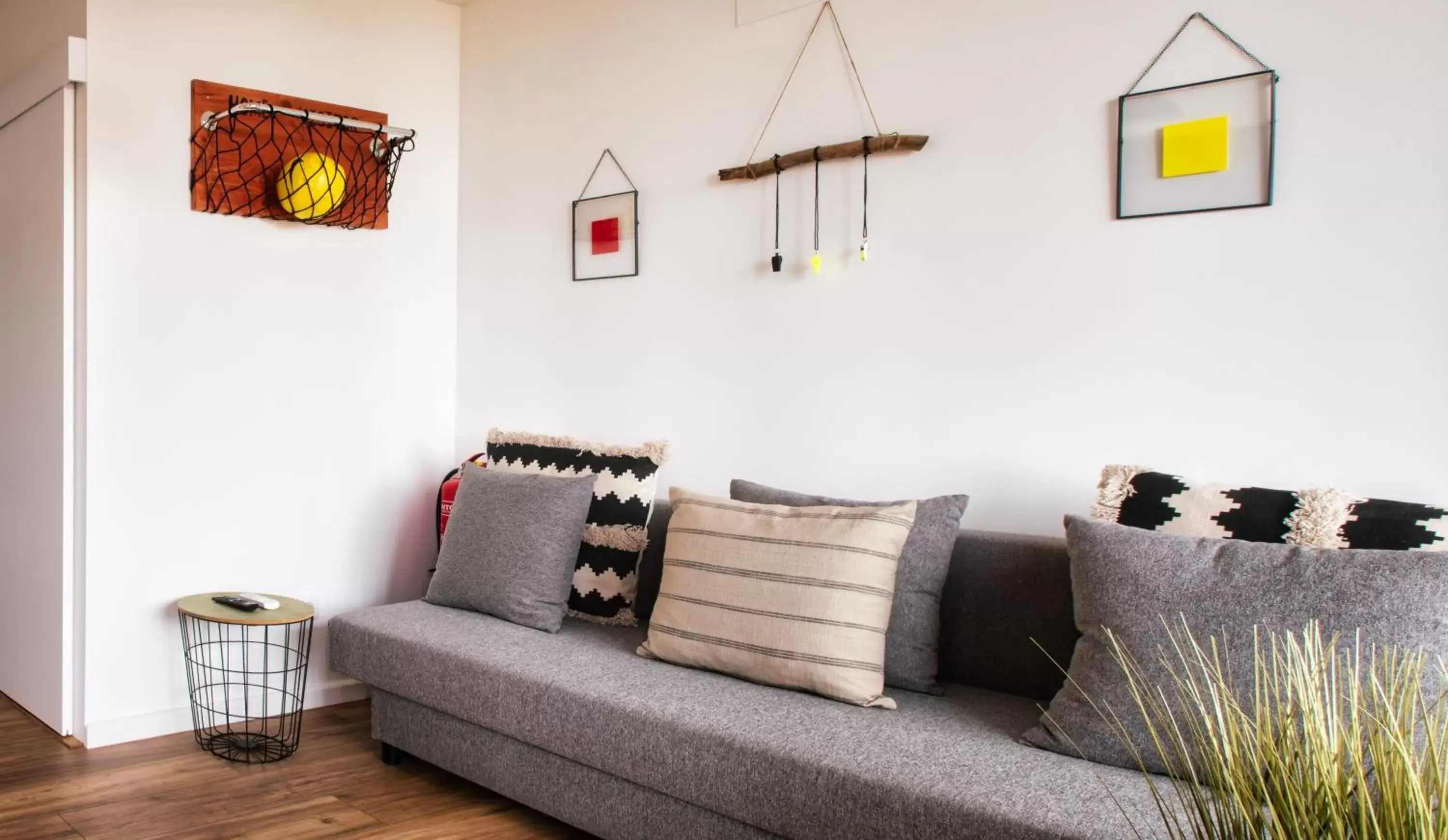 Living room, Seating Area in Azen Cool House