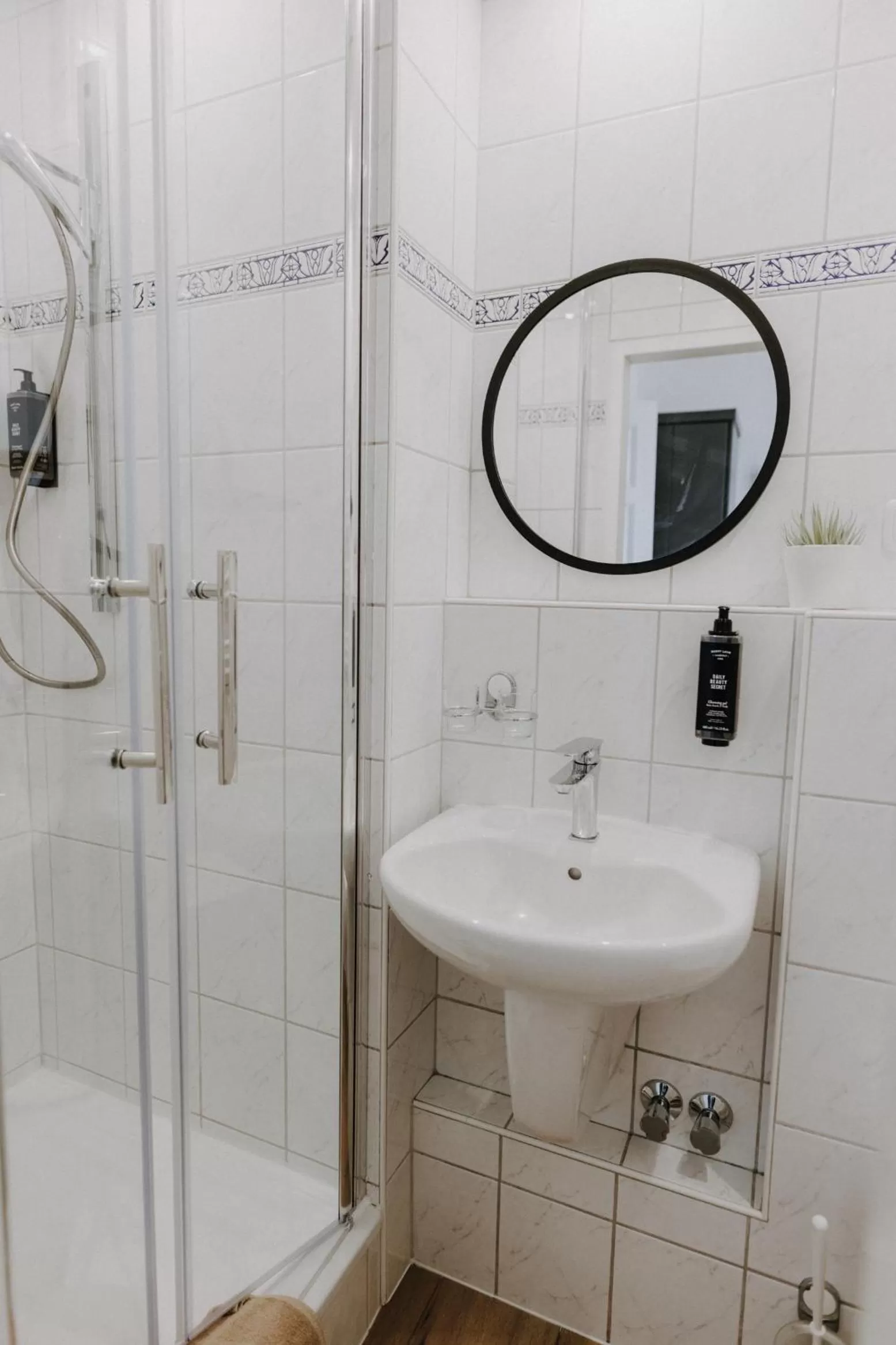 Shower in Hotel Villa Ems