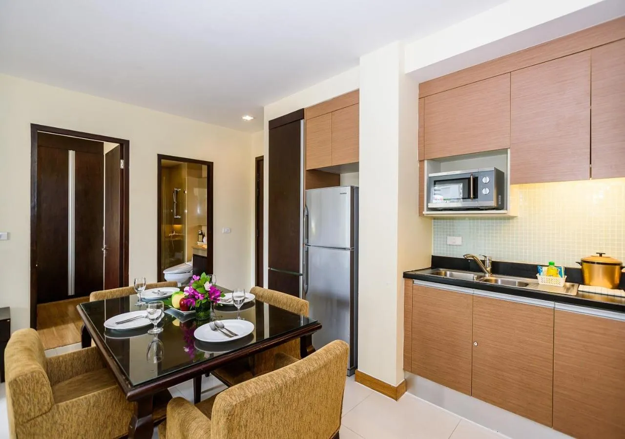 Kitchen or kitchenette in Lohas Residences Sukhumvit 2