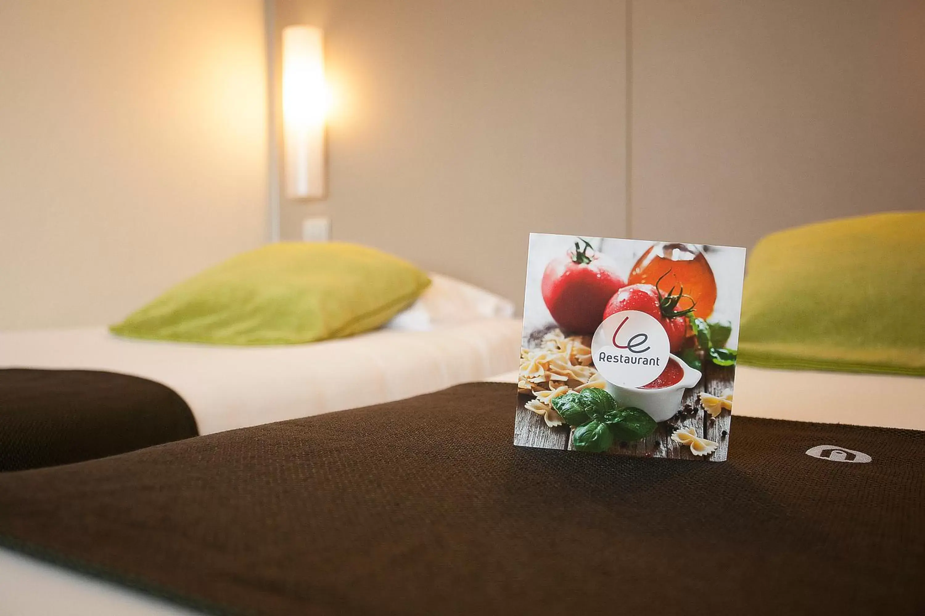 Logo/Certificate/Sign, Bed in Campanile Périgueux - Boulazac